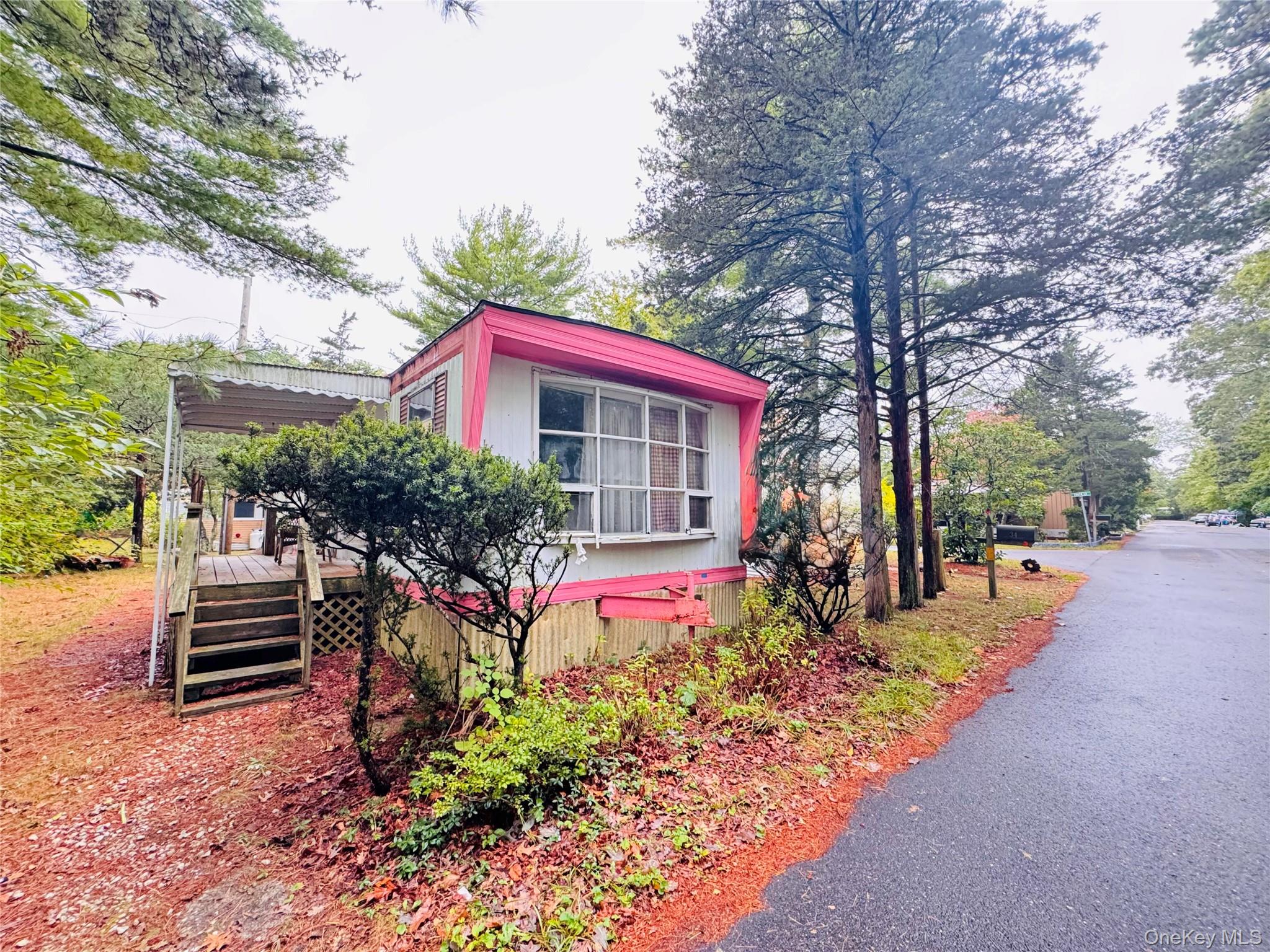 Homes for sale in Southampton, NY | 620 Montauk Hwy #32, Southampton, NY 11978 | MLS# 917646