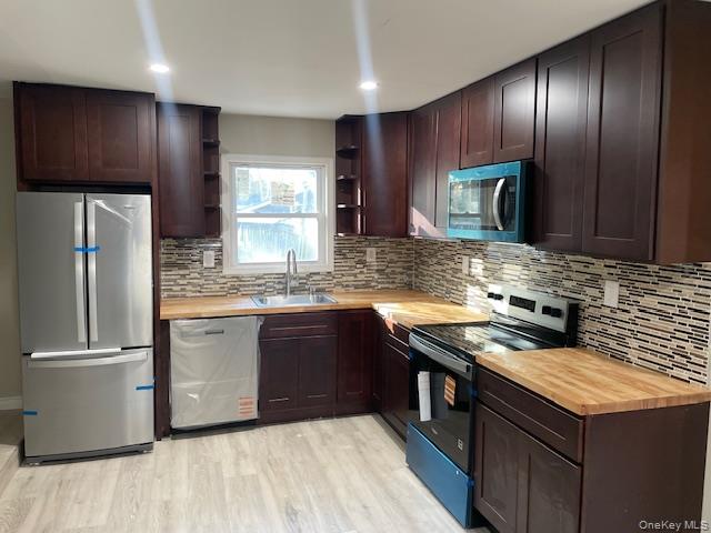 2nd image of 56 Ash St, Islip, NY 11722 | MLS# 918745