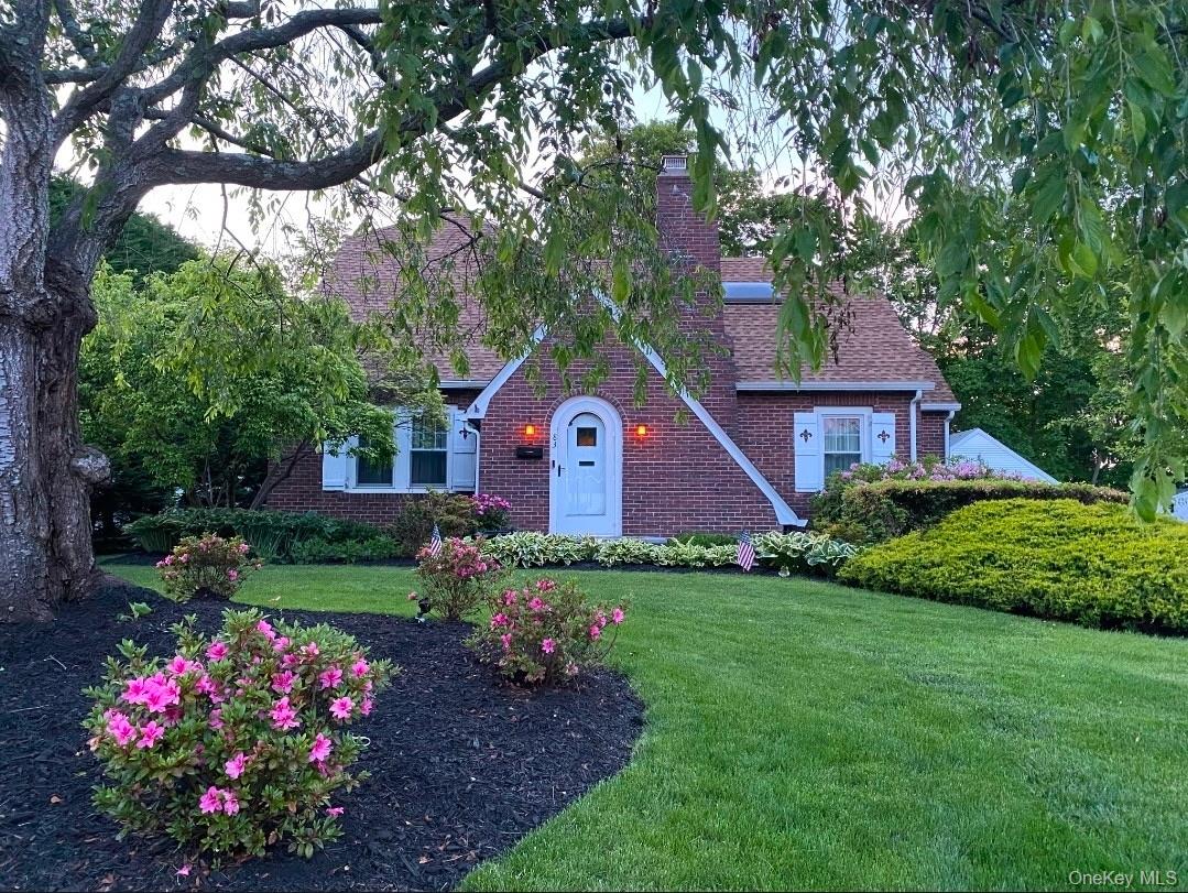 2nd image of 83 Village Line Rd, Babylon, NY 11702 | MLS# 919627