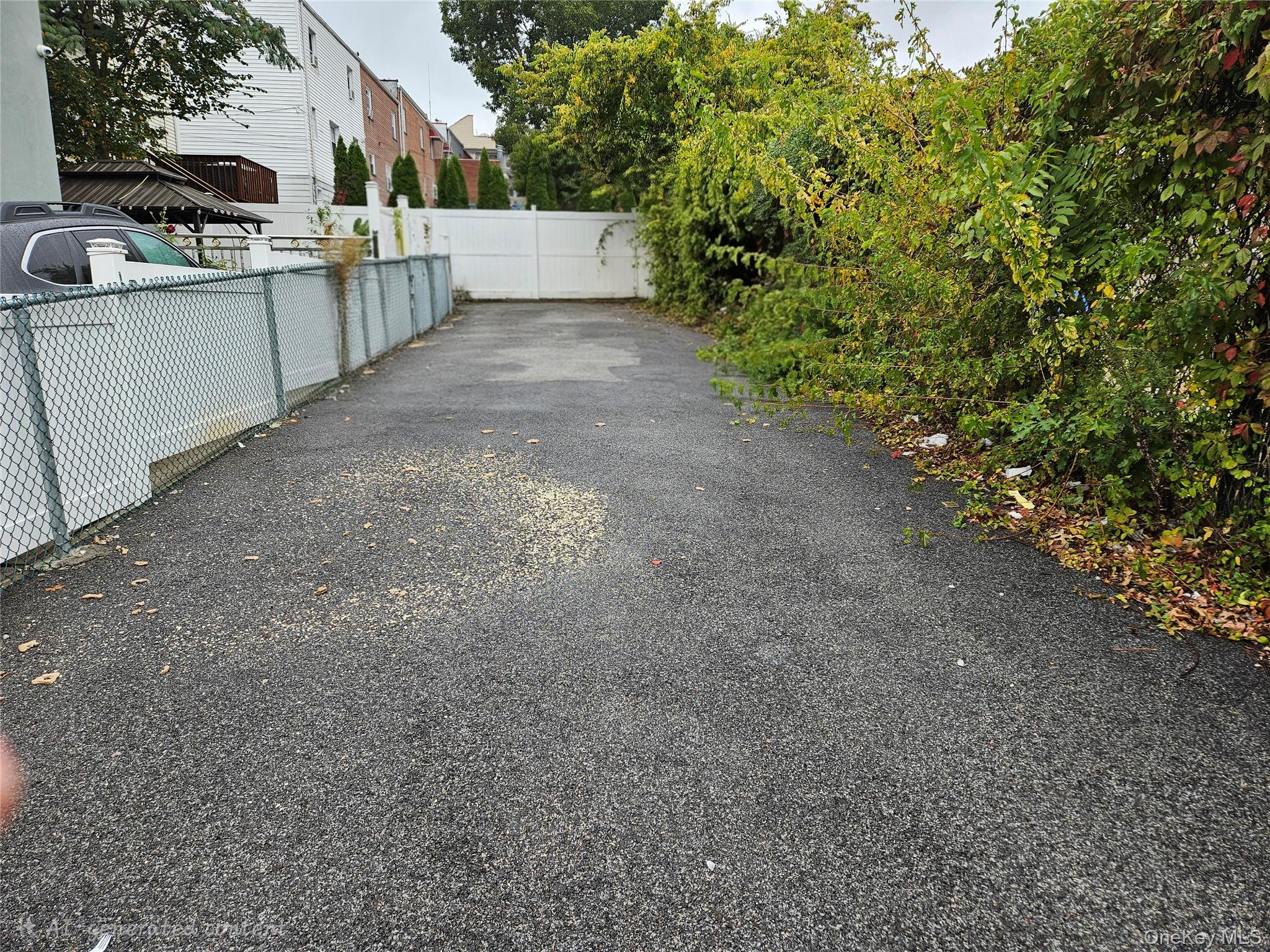 Homes for sale in New York, NY | 4179 Bronxwood Ave, New York, NY 10466 | MLS# 923866