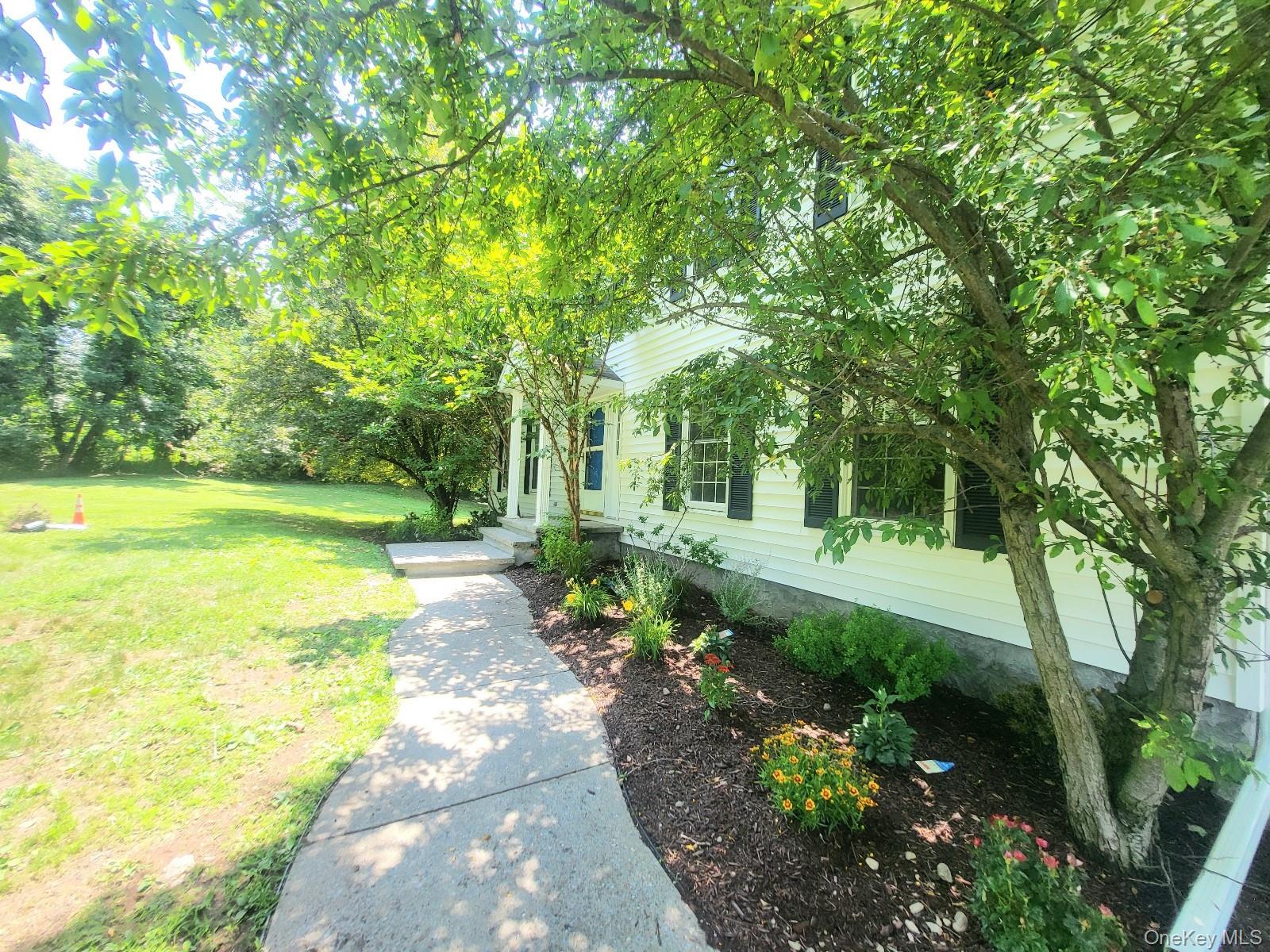 3rd image of 15 Blue Jay Dr, Newburgh (town), NY 12550 | MLS# 925641