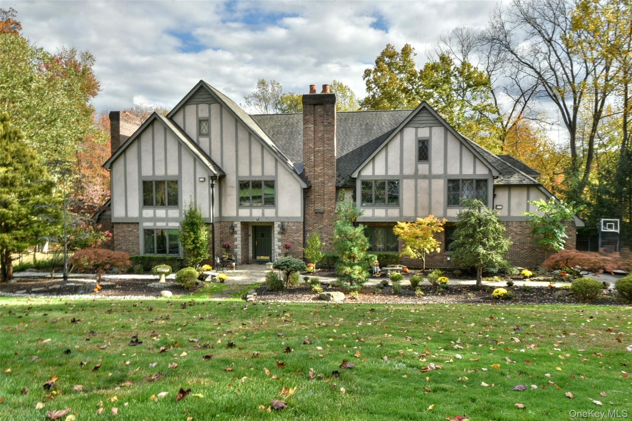 Homes for sale in Orangetown, NY | 4 Abbey Rd, Orangetown, NY 10962 | MLS# 926058