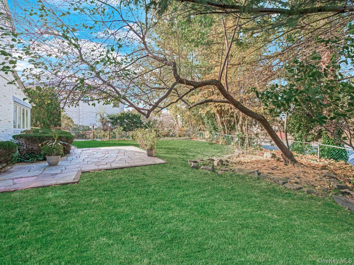 Homes for sale in North Hempstead, NY | 14 Nirvana Ave, North Hempstead, NY 11023 | MLS# 929644