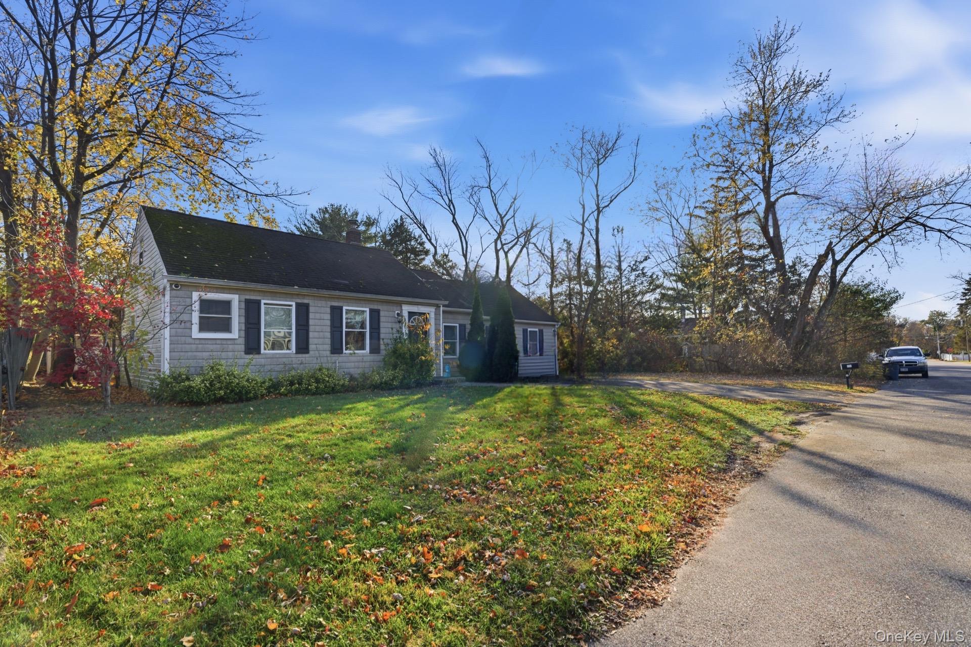 Homes for sale in Islip, NY | 36 Ralph St, Islip, NY 11717 | MLS# 934403