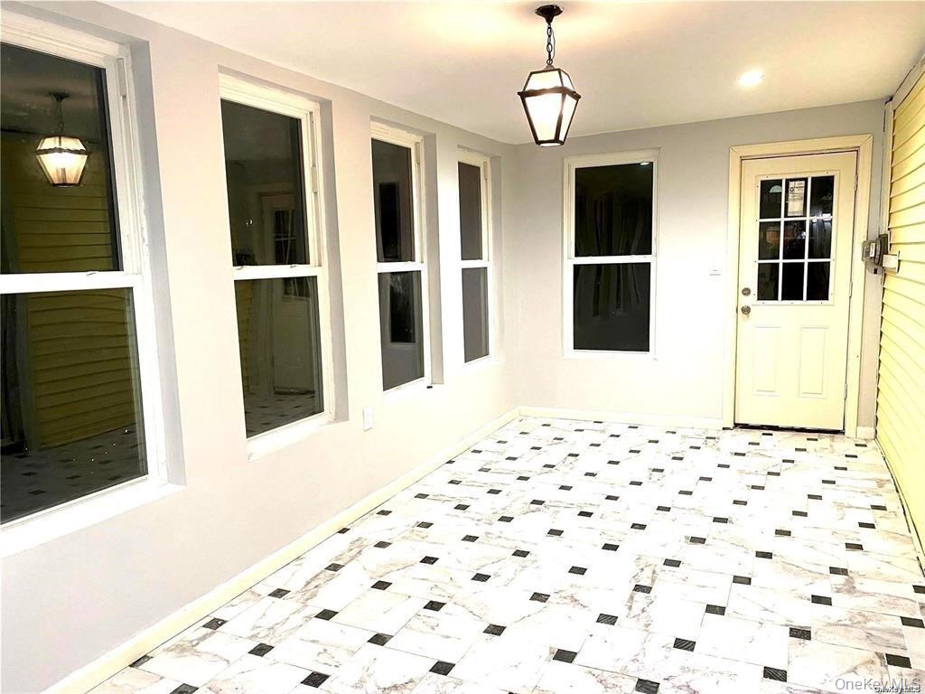 Homes for sale in North Hempstead, NY | 107 Baker Hill Rd, North Hempstead, NY 11023 | MLS# 937694