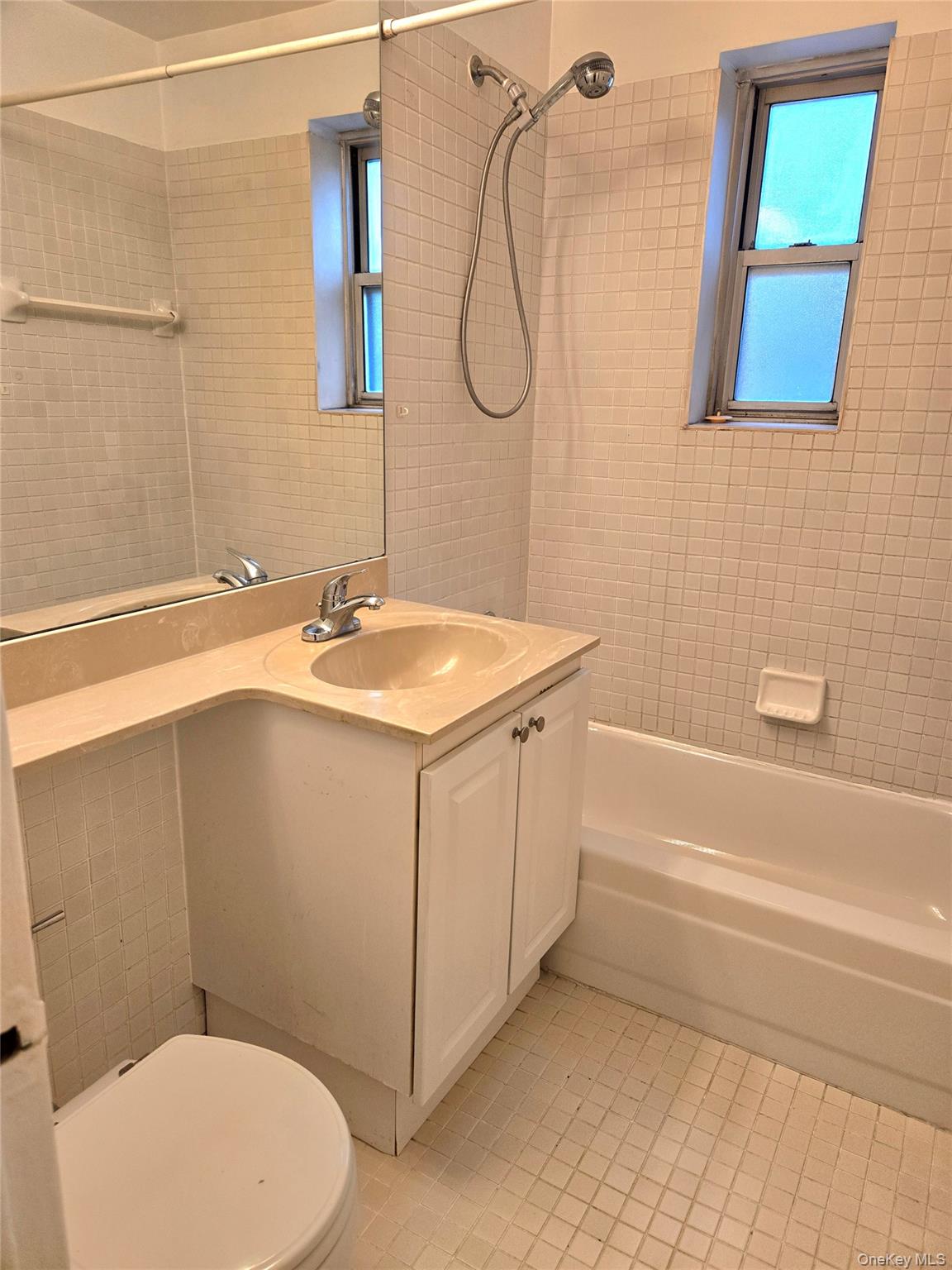 2nd image of 111-22 66Th Ave, Forest Hills, NY 11375