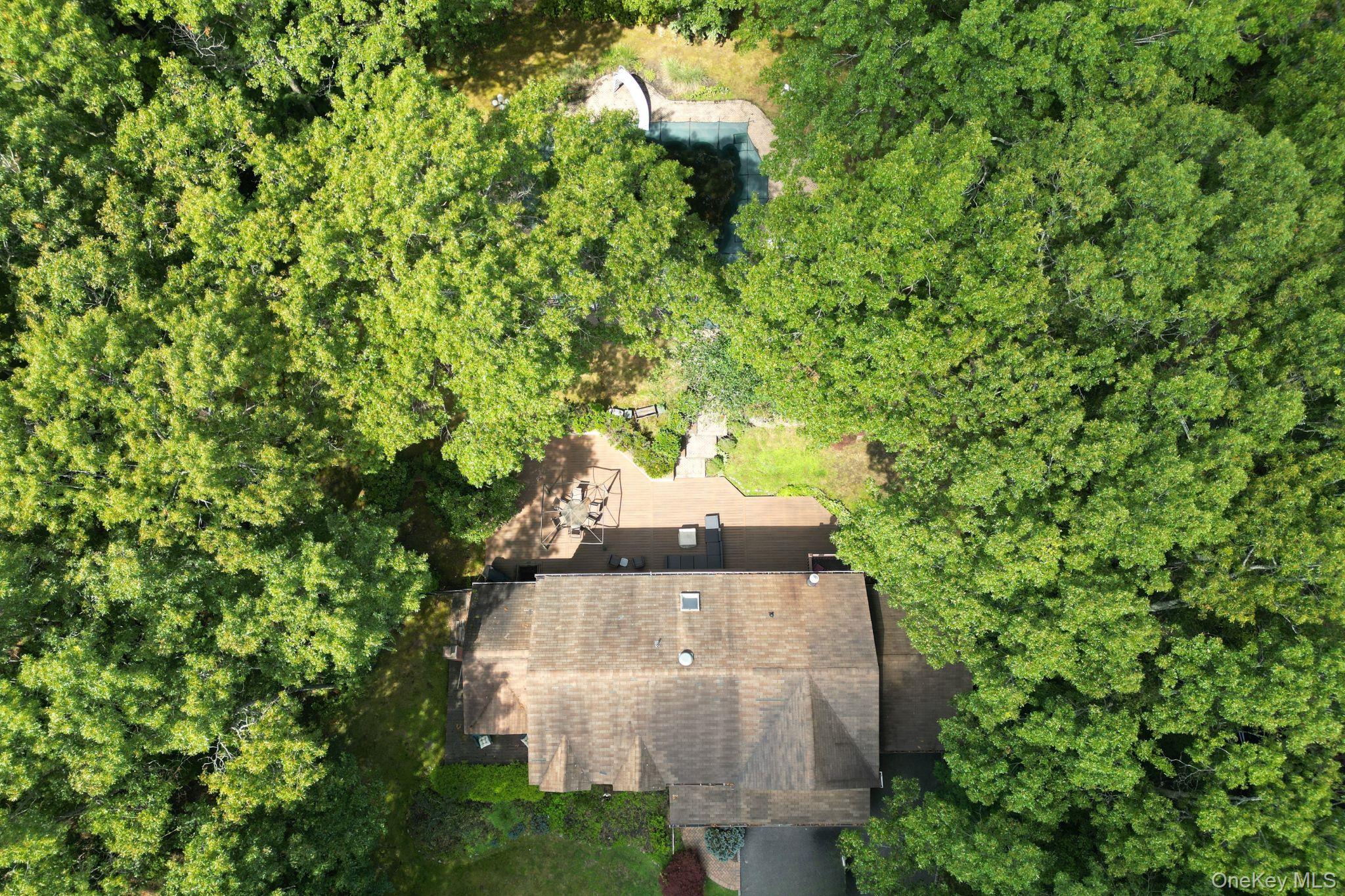 2nd image of 35 Hastings Dr, Ridge, NY 11961 | MLS# 939715
