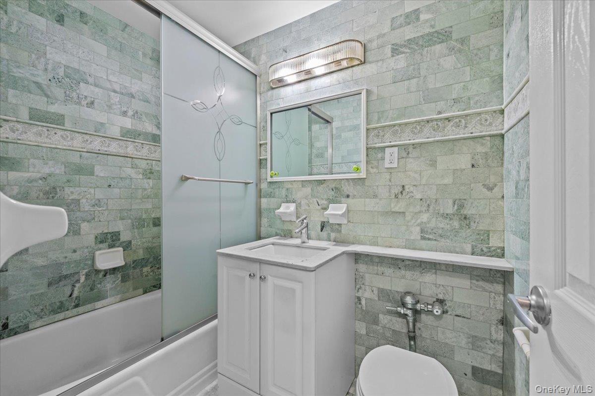 5th image of 8935 155Th Ave, New York, NY 11414