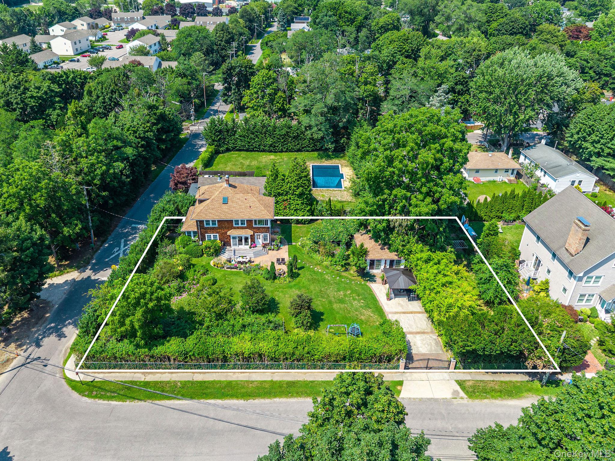 2nd image of 1025 9th St, Southold, NY 11944 | MLS# 942025