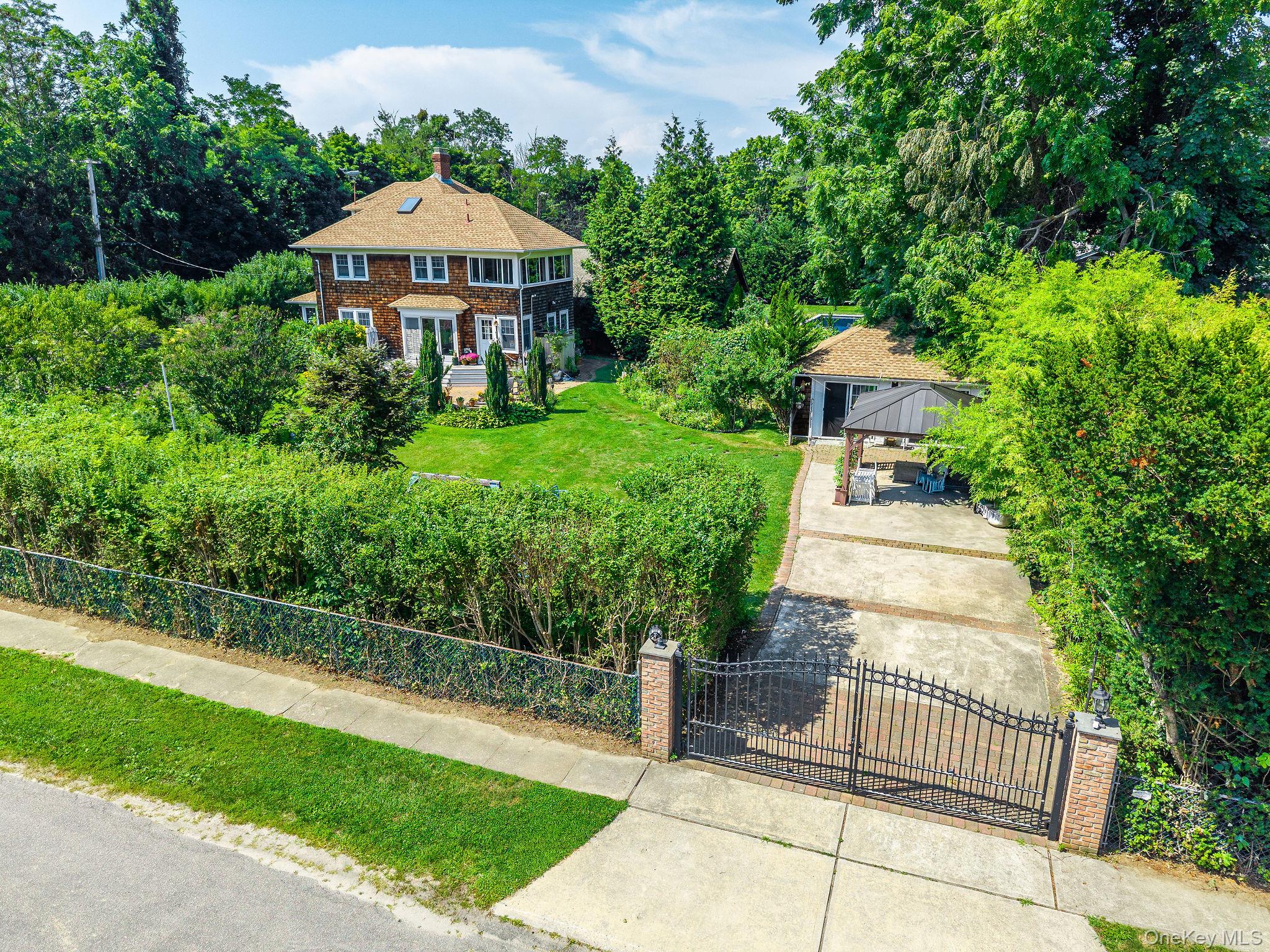 1st image of 1025 9th St, Southold, NY 11944 | MLS# 942025