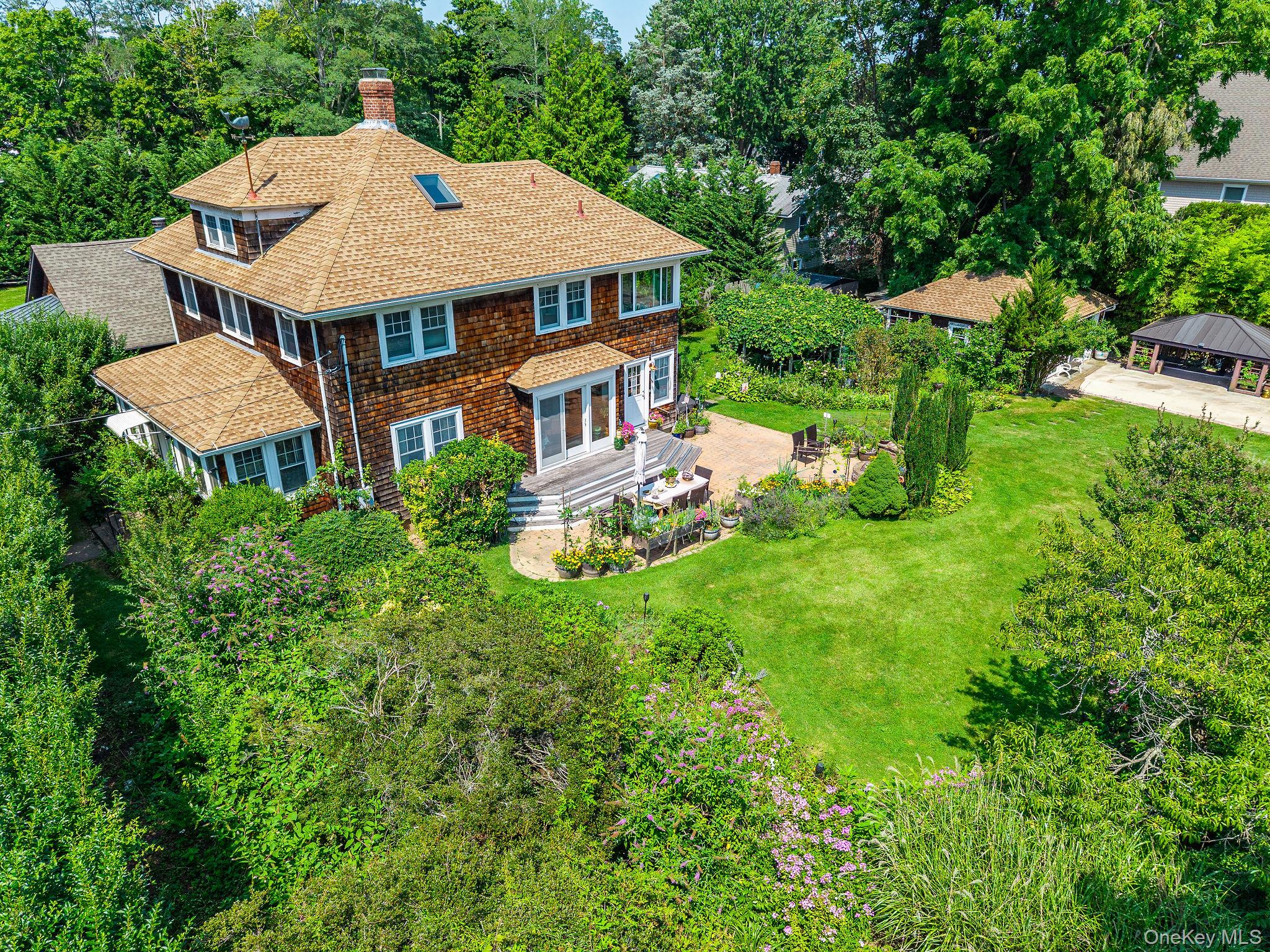3rd image of 1025 9Th St, Southold, NY 11944 | MLS# 942025