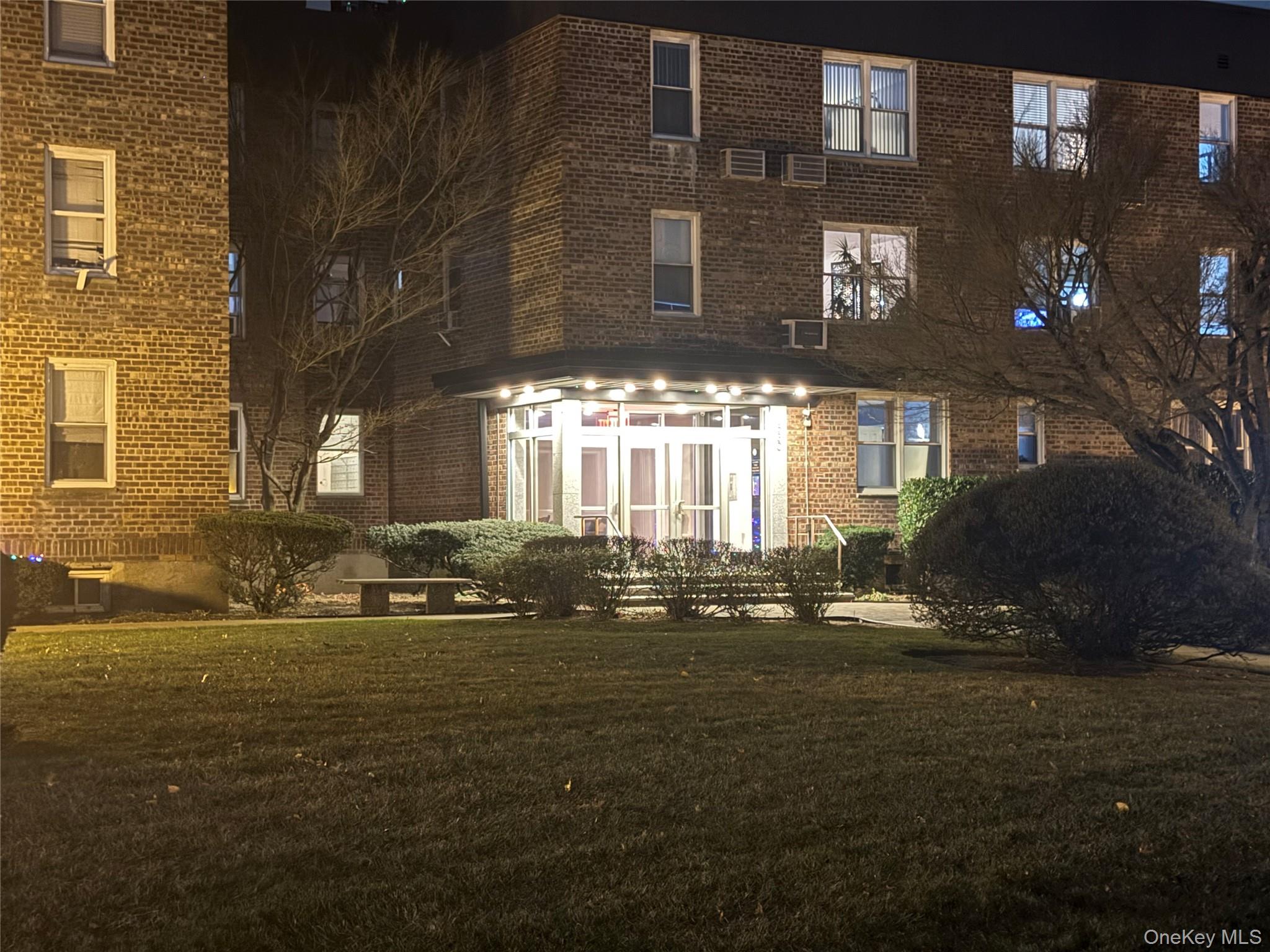 Homes for sale in Hempstead, NY | 530 Dubois Ave #7C, Hempstead, NY 11581 | MLS# 943995