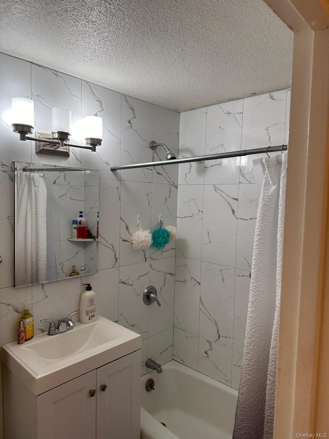 Homes for sale in New York, NY | 2550 Olinville Ave #3D, New York, NY 10467 | MLS# 944940