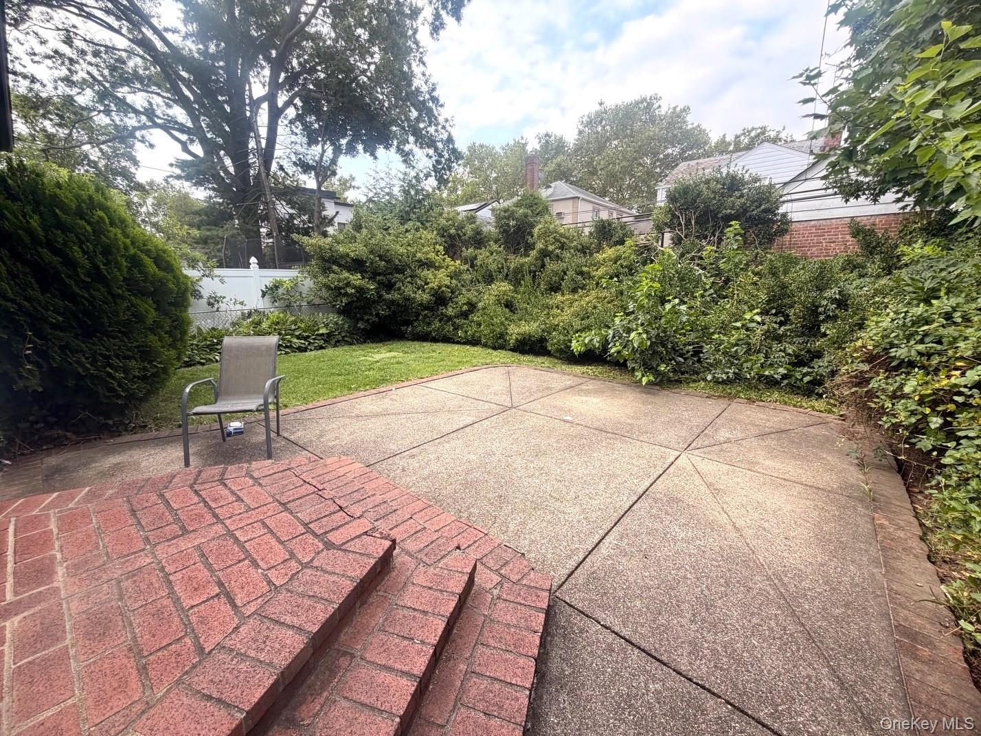 16th image of 80 50 214th St, New York, NY 11427 | MLS# 945177