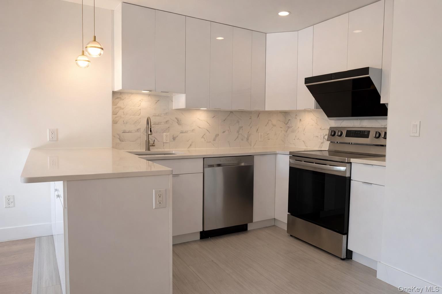4th image of 52-16 Roosevelt Ave #2C, New York, NY 11377 | MLS# 947336