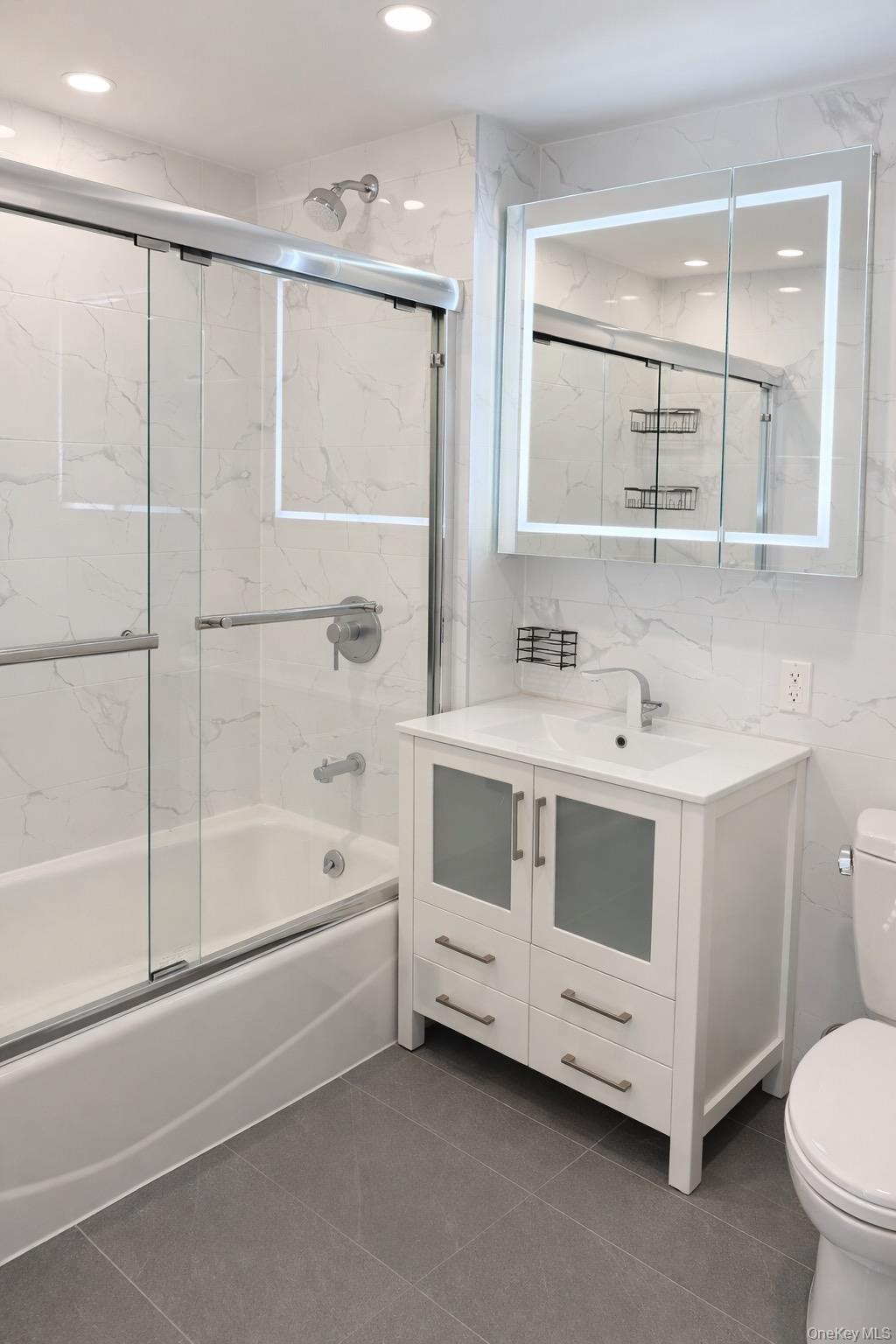 5th image of 52-16 Roosevelt Ave #2C, New York, NY 11377 | MLS# 947336