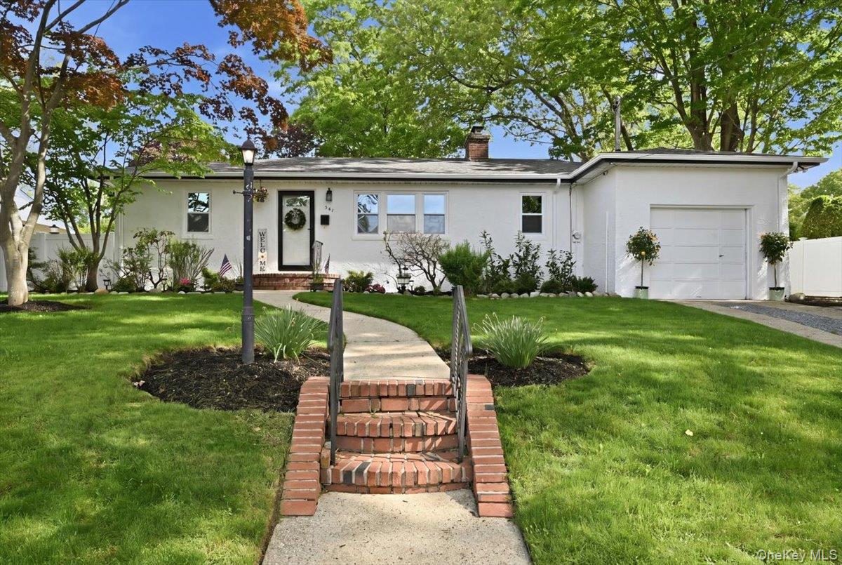 Homes for sale in Oyster Bay, NY | 241 Commonwealth Ave, Oyster Bay, NY 11758 | MLS# 948241