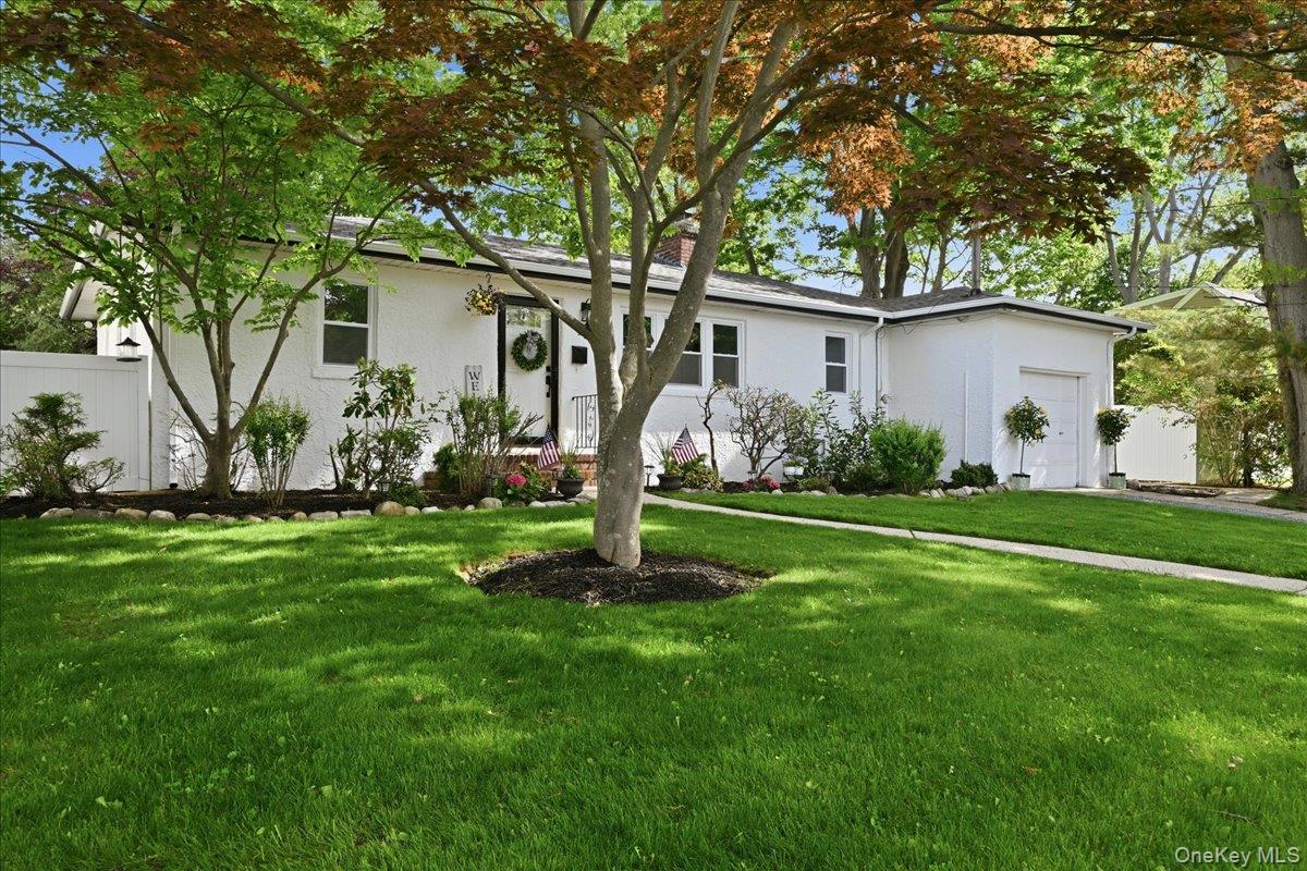 Homes for sale in Oyster Bay, NY | 241 Commonwealth Ave, Oyster Bay, NY 11758 | MLS# 948241