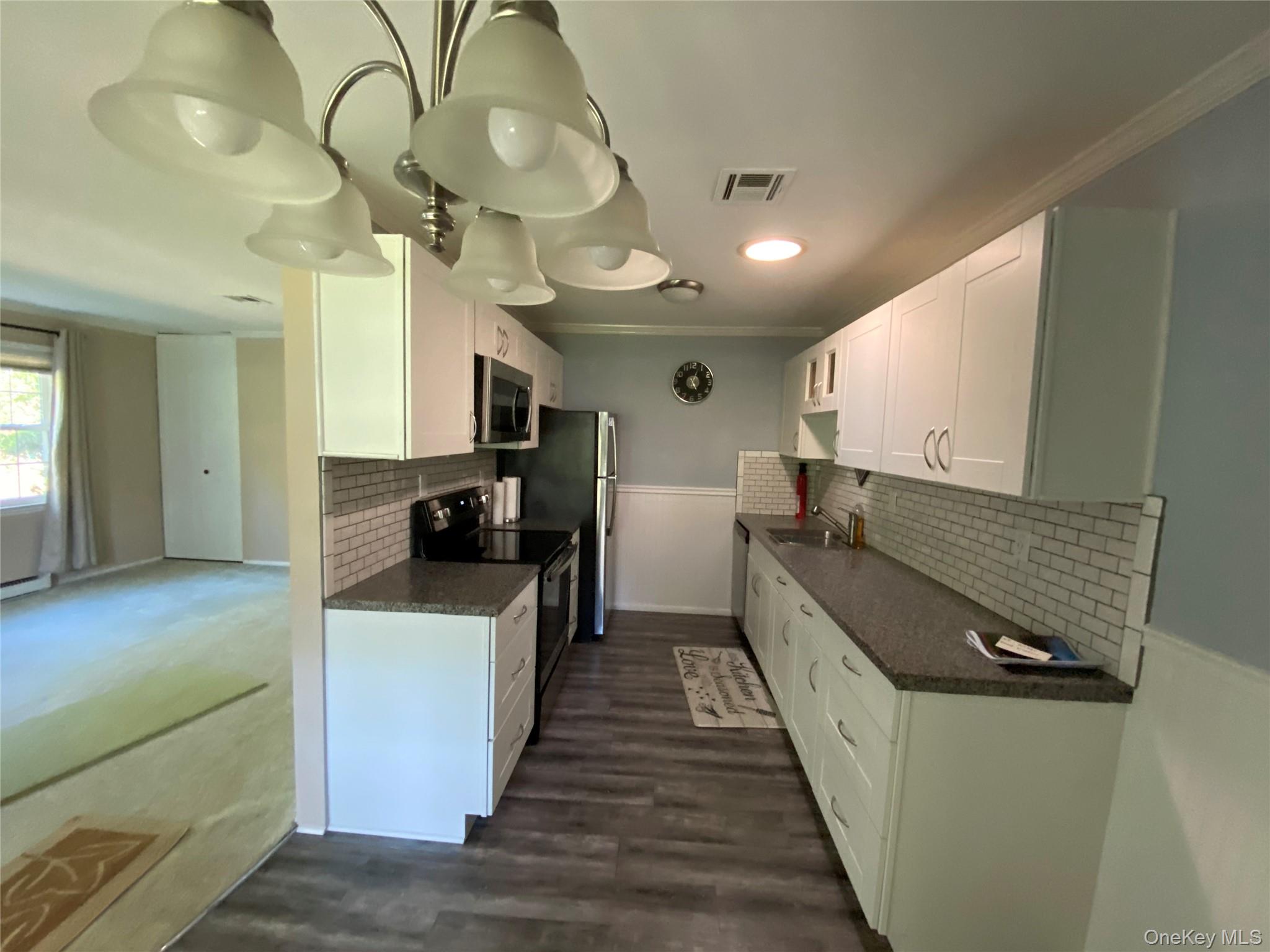 4th image of 274 Berwick Ct #A, Brookhaven, NY 11961 | MLS# 948785
