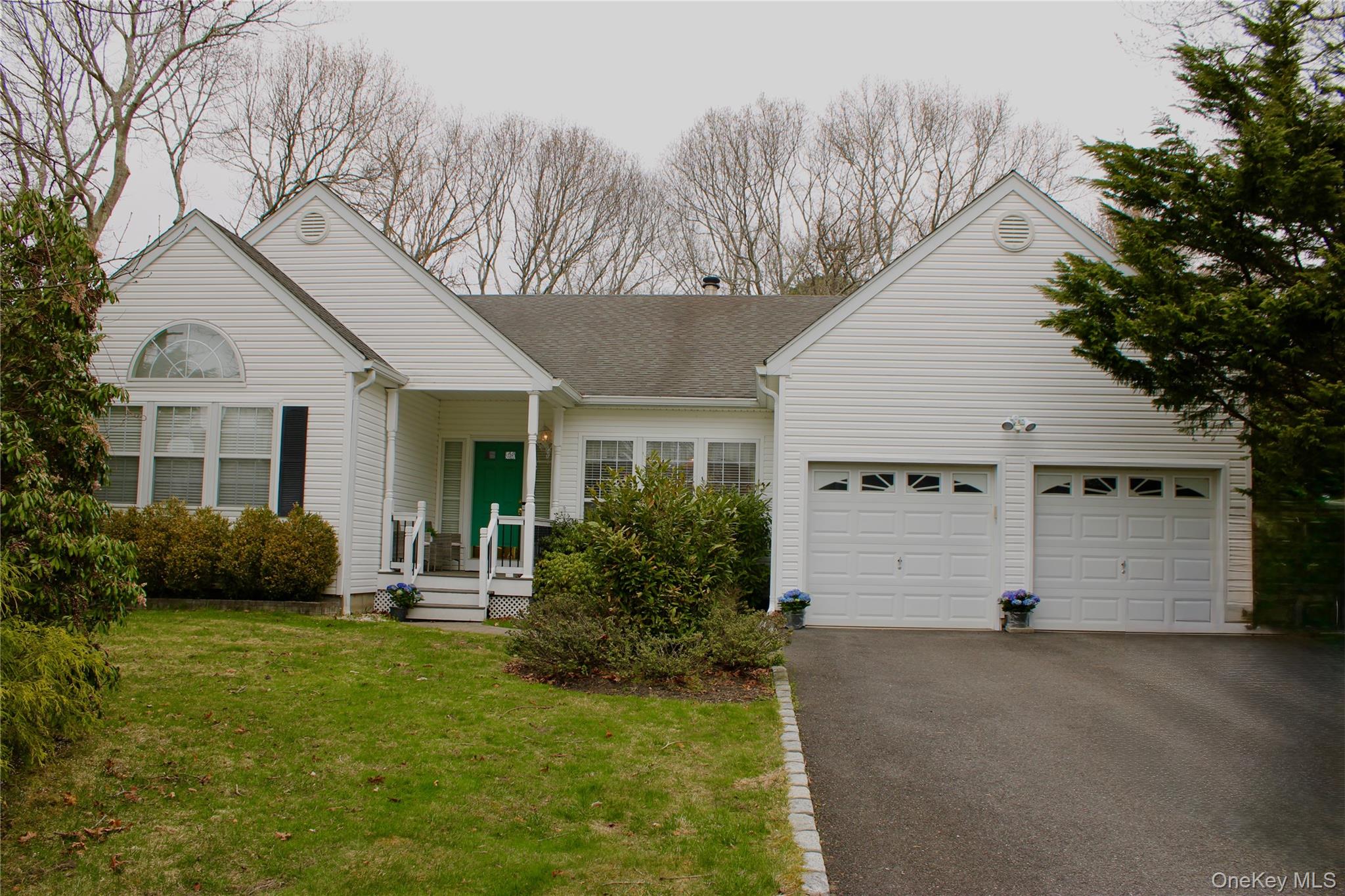 Homes for sale in Southampton, NY | 5 Wood Hollow Dr, Southampton, NY 11977 | MLS# 950808