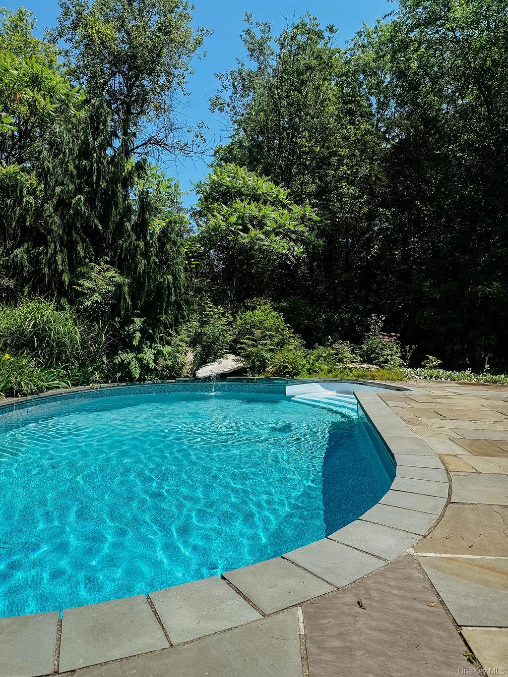 Homes for sale in New Paltz, NY | 1 Rapp Hill Rd, New Paltz, NY 12561 | MLS# 952333