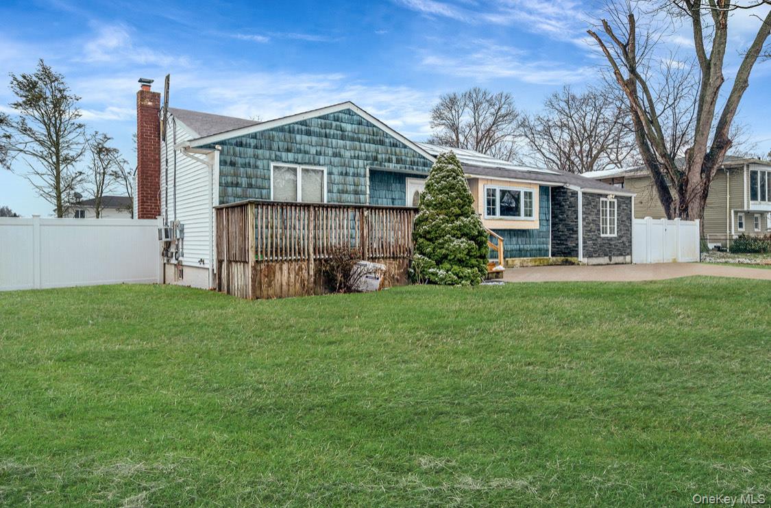 Homes for sale in Islip, NY | 160 Stahley St, Islip, NY 11717 | MLS# 952877