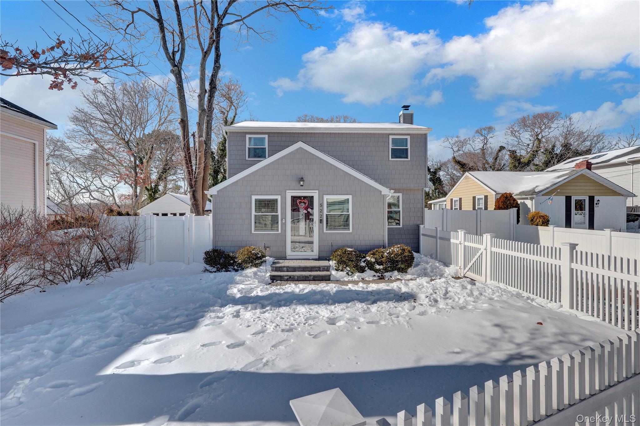 Homes for sale in Smithtown, NY | 522 Browns Rd, Smithtown, NY 11767 | MLS# 953215