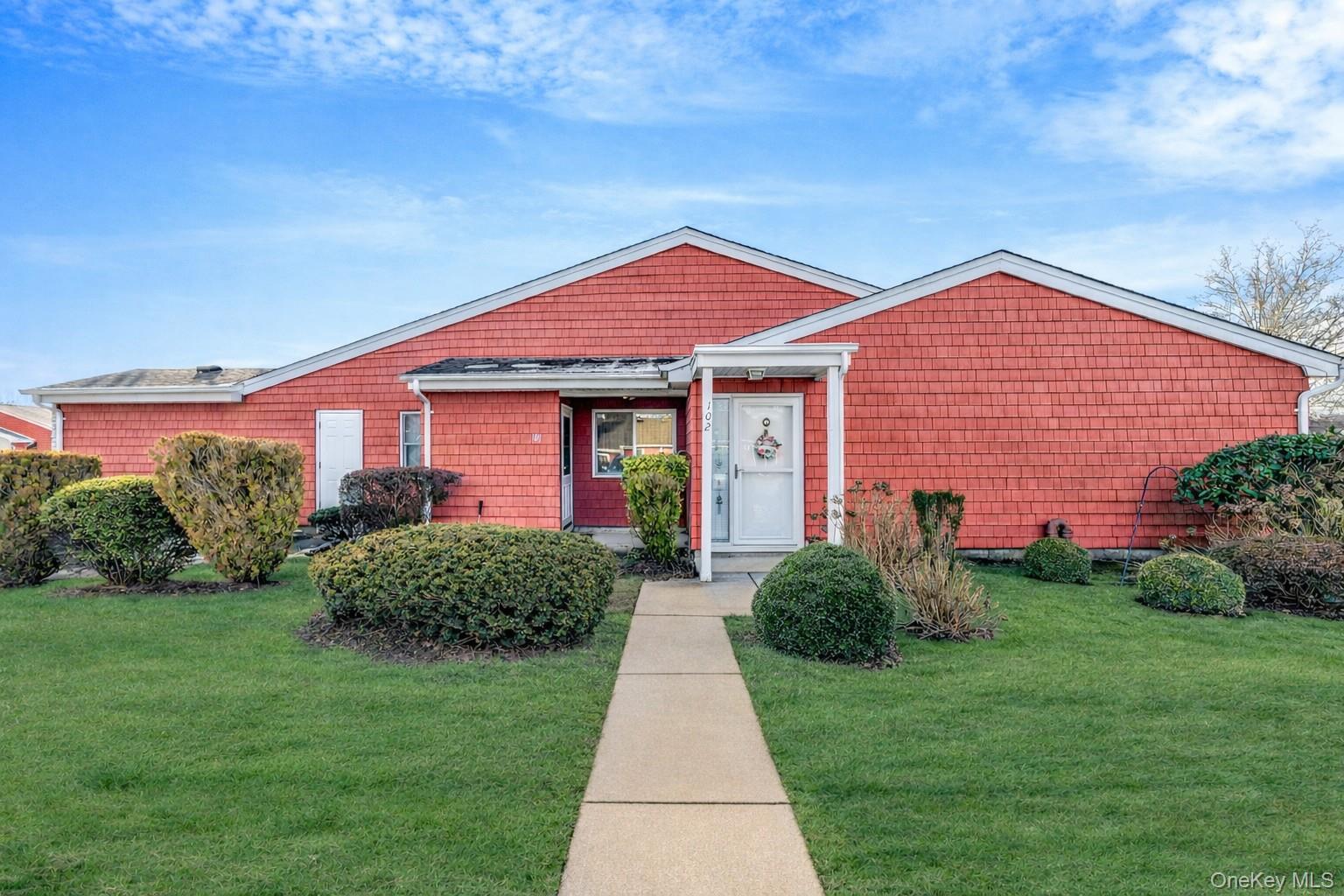 Homes for sale in Smithtown, NY | 101 Flair Ct E, Smithtown, NY 11780 | MLS# 954627