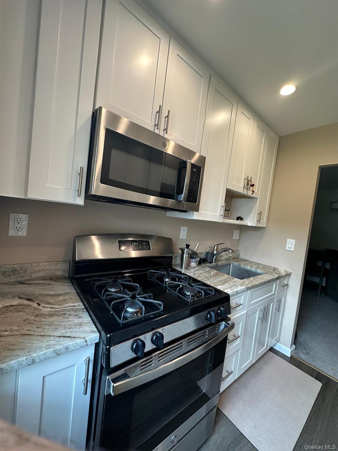 Homes for sale in Ramapo, NY | 5 Oakdale Manor #B14, Ramapo, NY 10901 | MLS# 955615