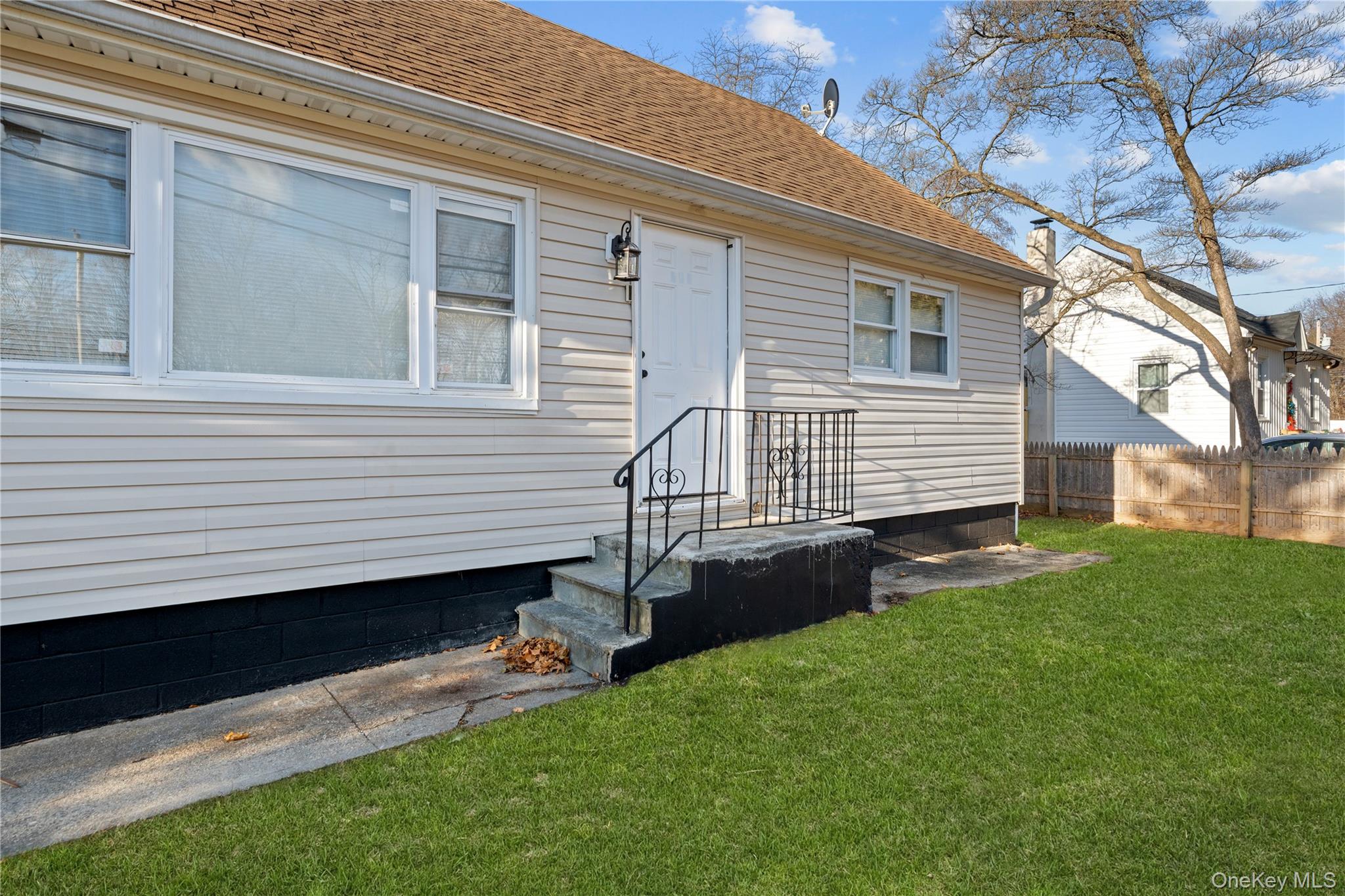 Homes for sale in West Babylon, NY | 193 N Arizona Rd, West Babylon, NY 11704 | MLS# 956145