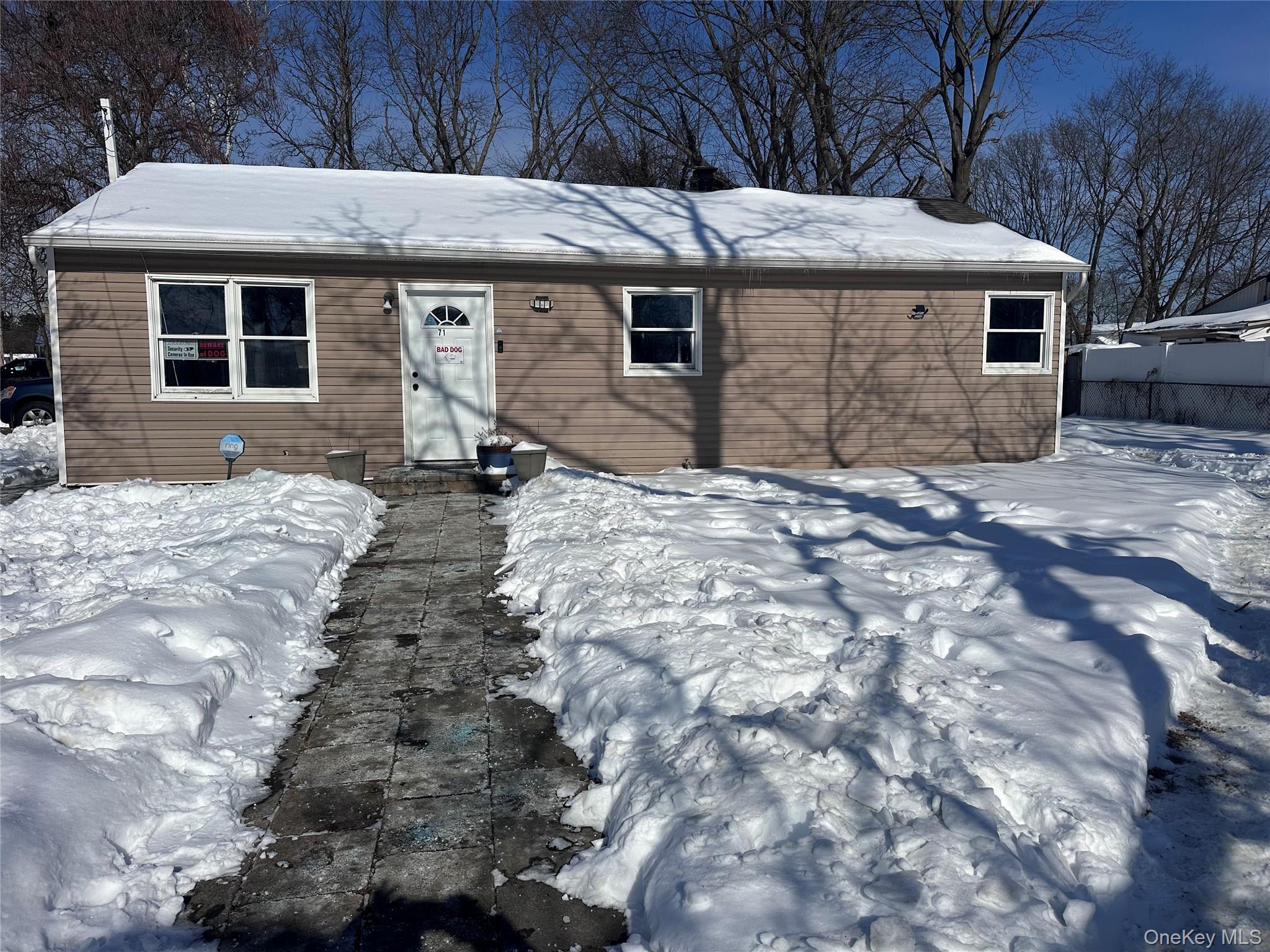 Homes for sale in Islip, NY | 71 Macarthur Ave, Islip, NY 11717 | MLS# 956148