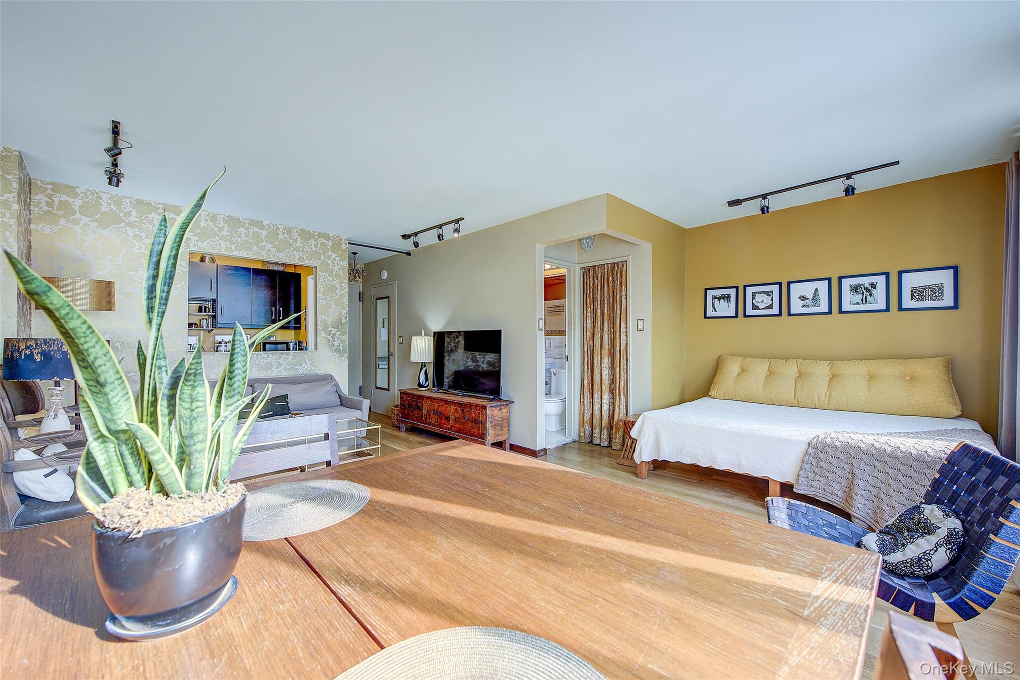 Homes for sale in New York, NY | 201 W 21St St #9G, New York, NY 10011 | MLS# 956243