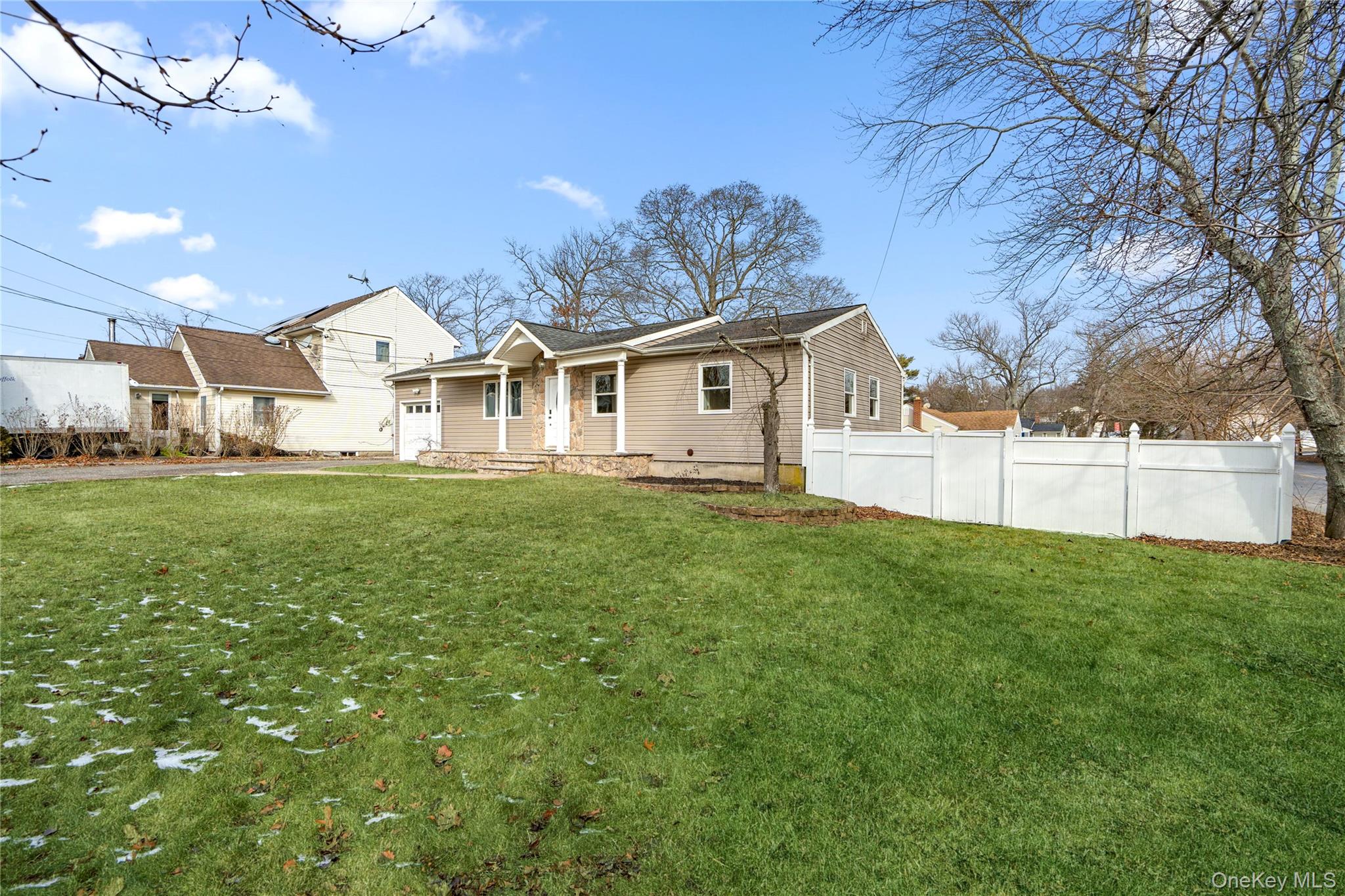 Homes for sale in Smithtown, NY | 6 Edward Ct, Smithtown, NY 11779 | MLS# 956358