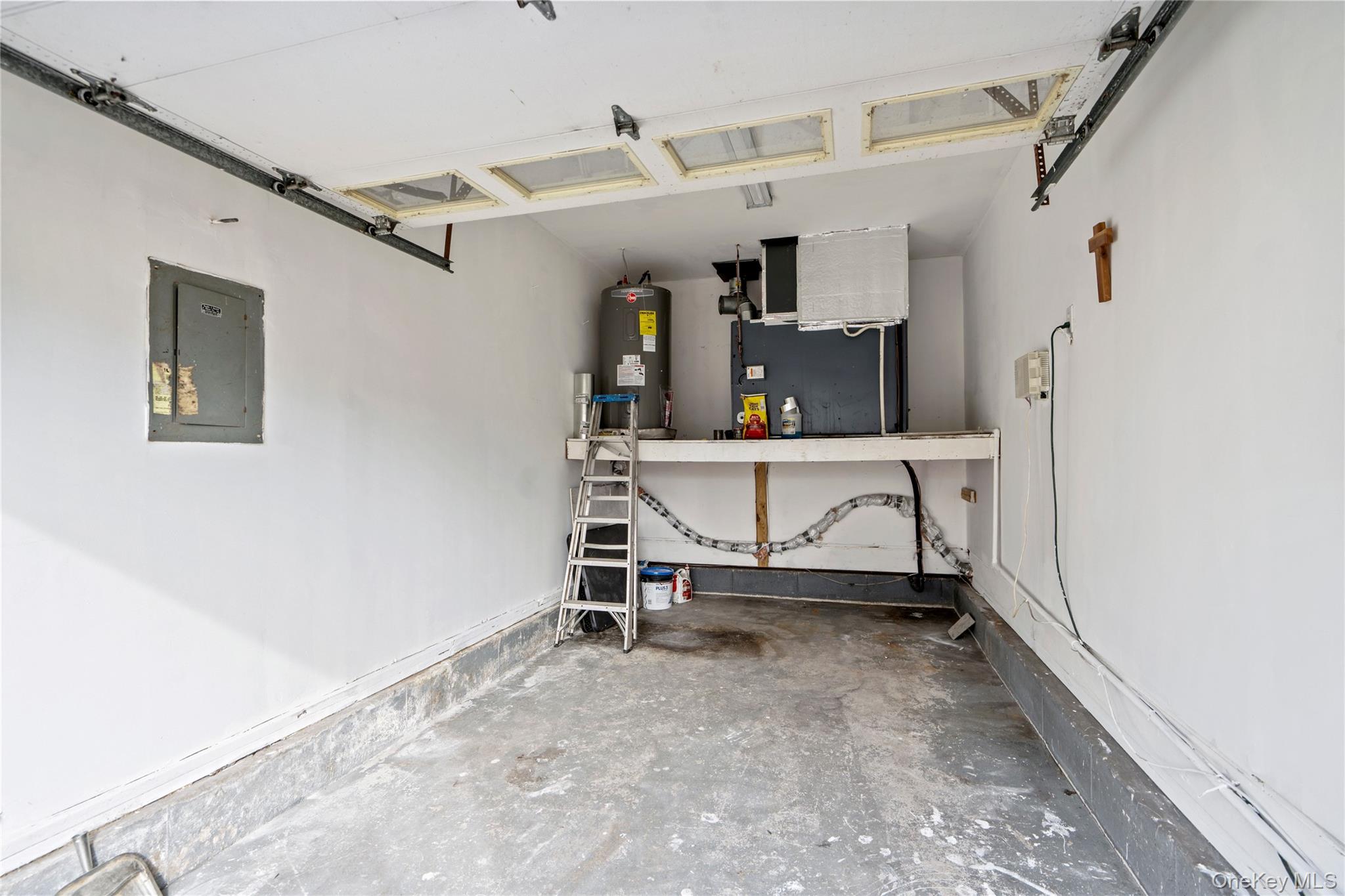 Homes for sale in Smithtown, NY | 6 Edward Ct, Smithtown, NY 11779 | MLS# 956358