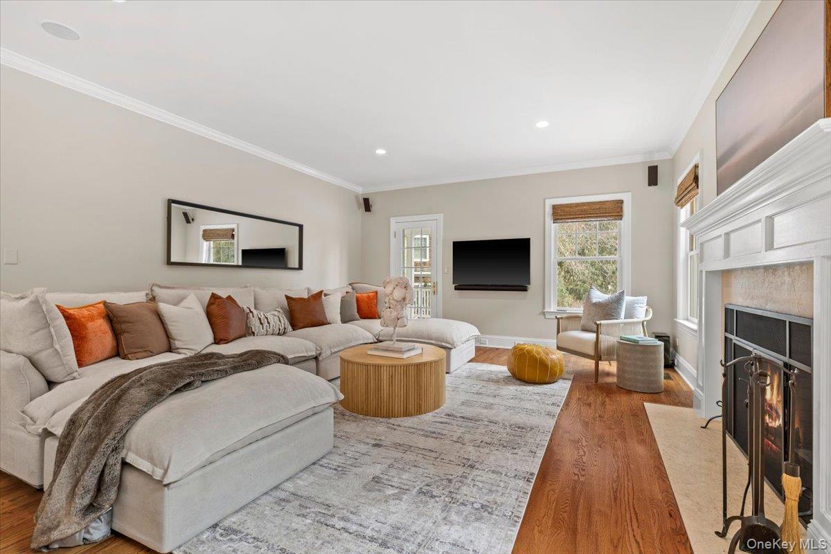 Homes for sale in Rye City, NY | 10 Hickory Dr, Rye City, NY 10580 | MLS# 956492