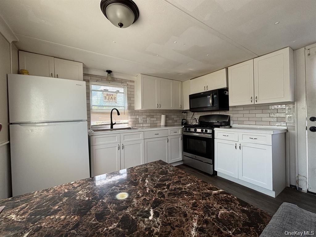 Homes for sale in Islip, NY | 150 Main St #57, Islip, NY 11751 | MLS# 956828