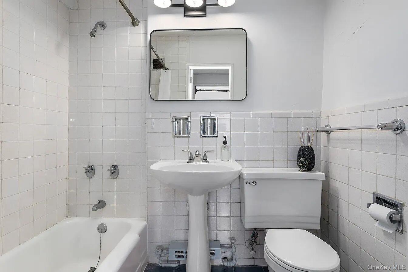 Homes for sale in New York, NY | 345 E 69Th St #16B, New York, NY 10021 | MLS# 956891