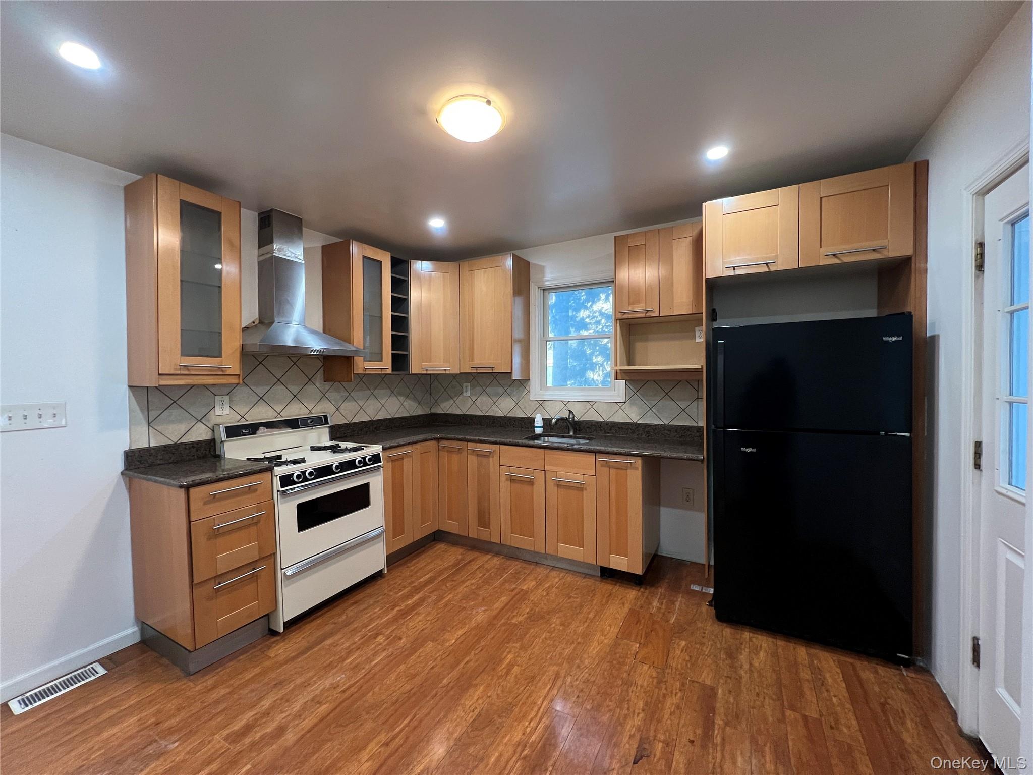 Homes for sale in Mount Kisco, NY | 29 Grove St, Mount Kisco, NY 10549 | MLS# 956954