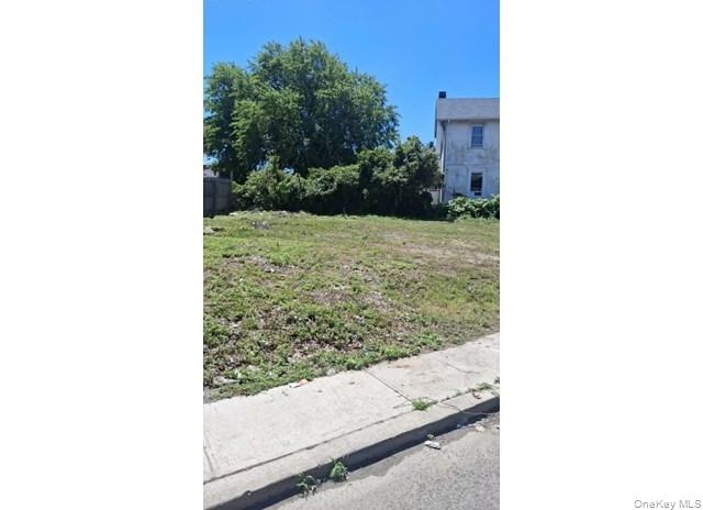 3rd image of 2261 Loretta Rd, Far Rockaway, NY 11691 | MLS# 957080