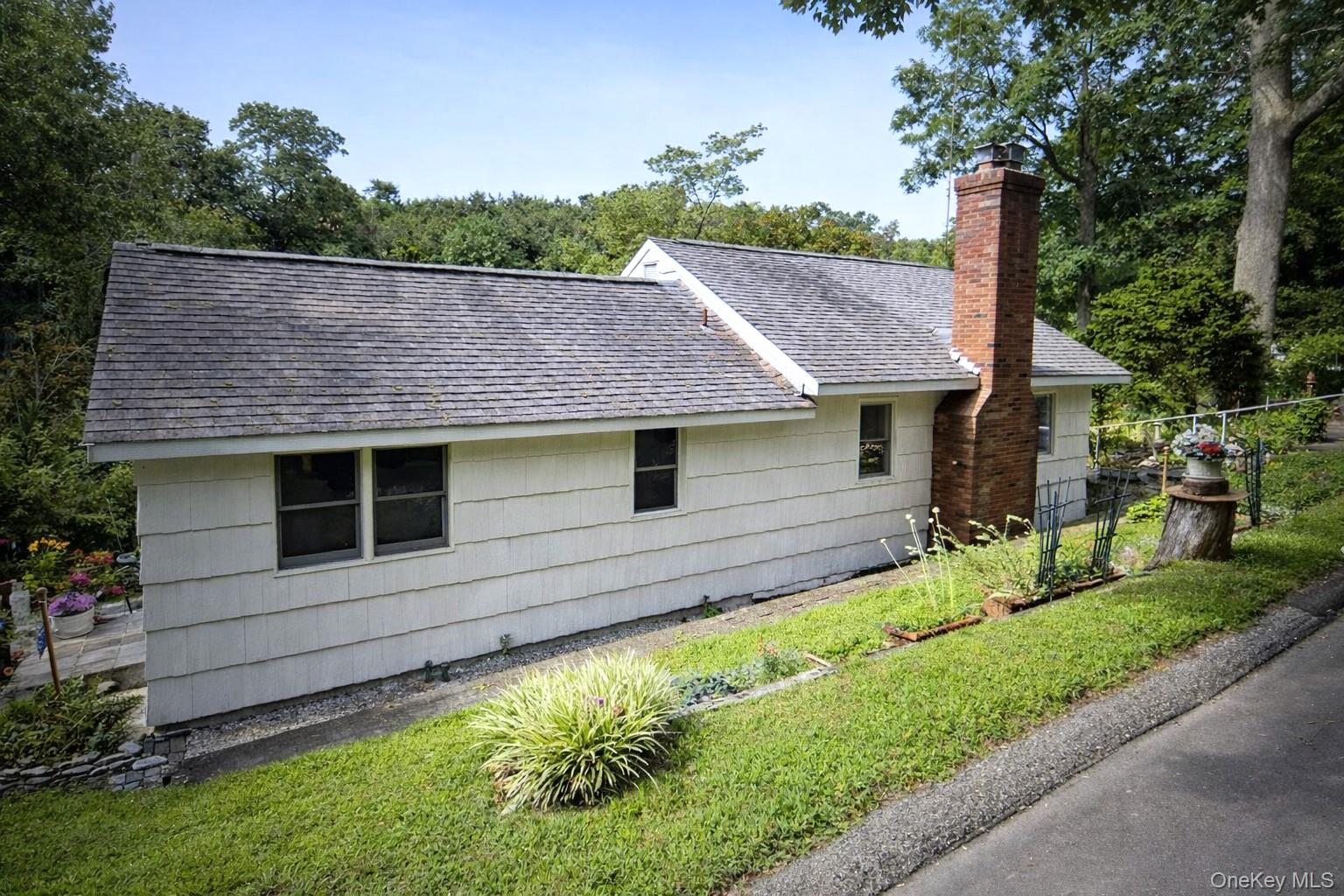 Homes for sale in Smithtown, NY | 22 Hill Rd, Smithtown, NY 11780 | MLS# 957742