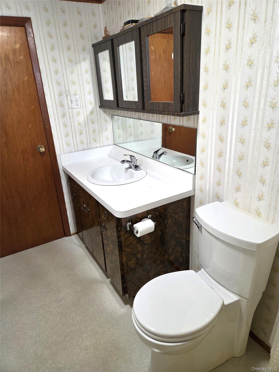 Homes for sale in Smithtown, NY | 22 Hill Rd, Smithtown, NY 11780 | MLS# 957742