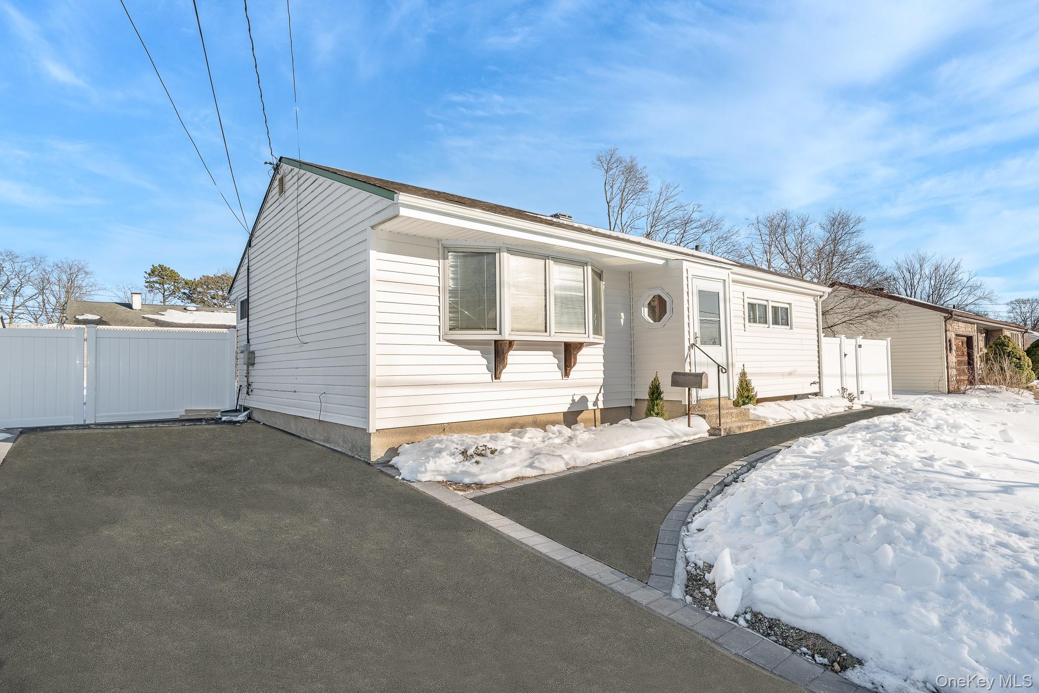 Homes for sale in Islip, NY | 165 Westwood Dr, Islip, NY 11717 | MLS# 957814