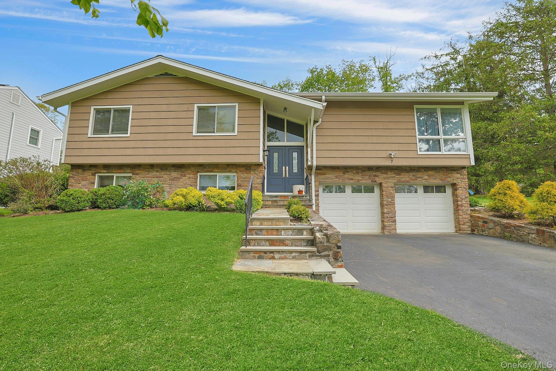 1st image of 7 Lorenz Dr, Valhalla, NY 10595 | MLS# 958018