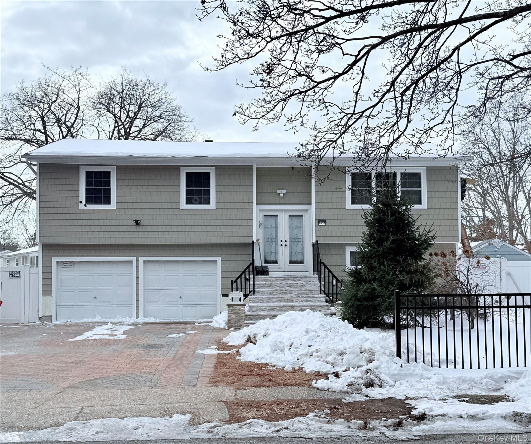 Homes for sale in Islip, NY | 1034 Commack Rd, Islip, NY 11717 | MLS# 958062