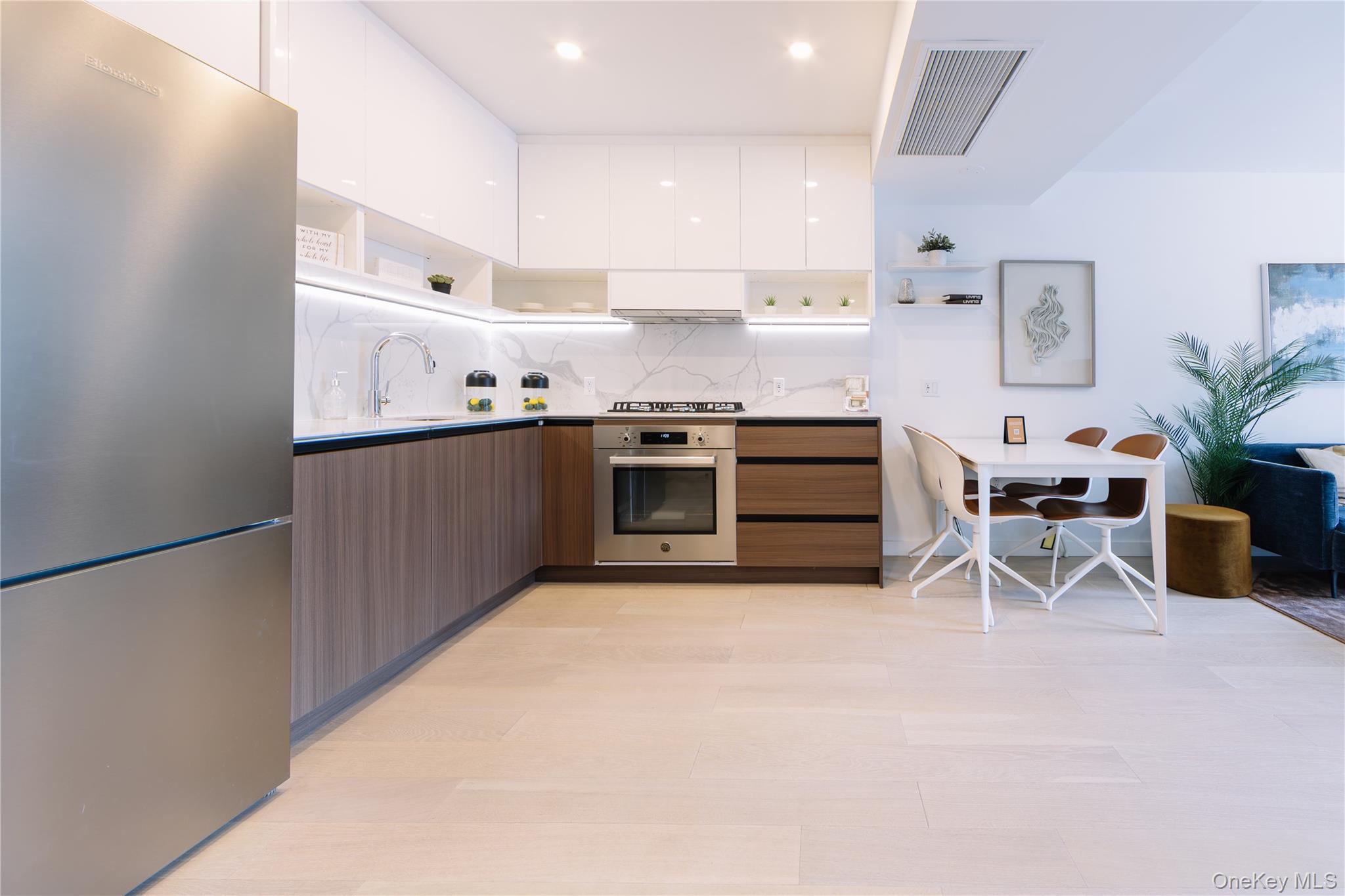 Homes for sale in New York, NY | 144-49 Northern Blvd #611, New York, NY 11354 | MLS# 958653