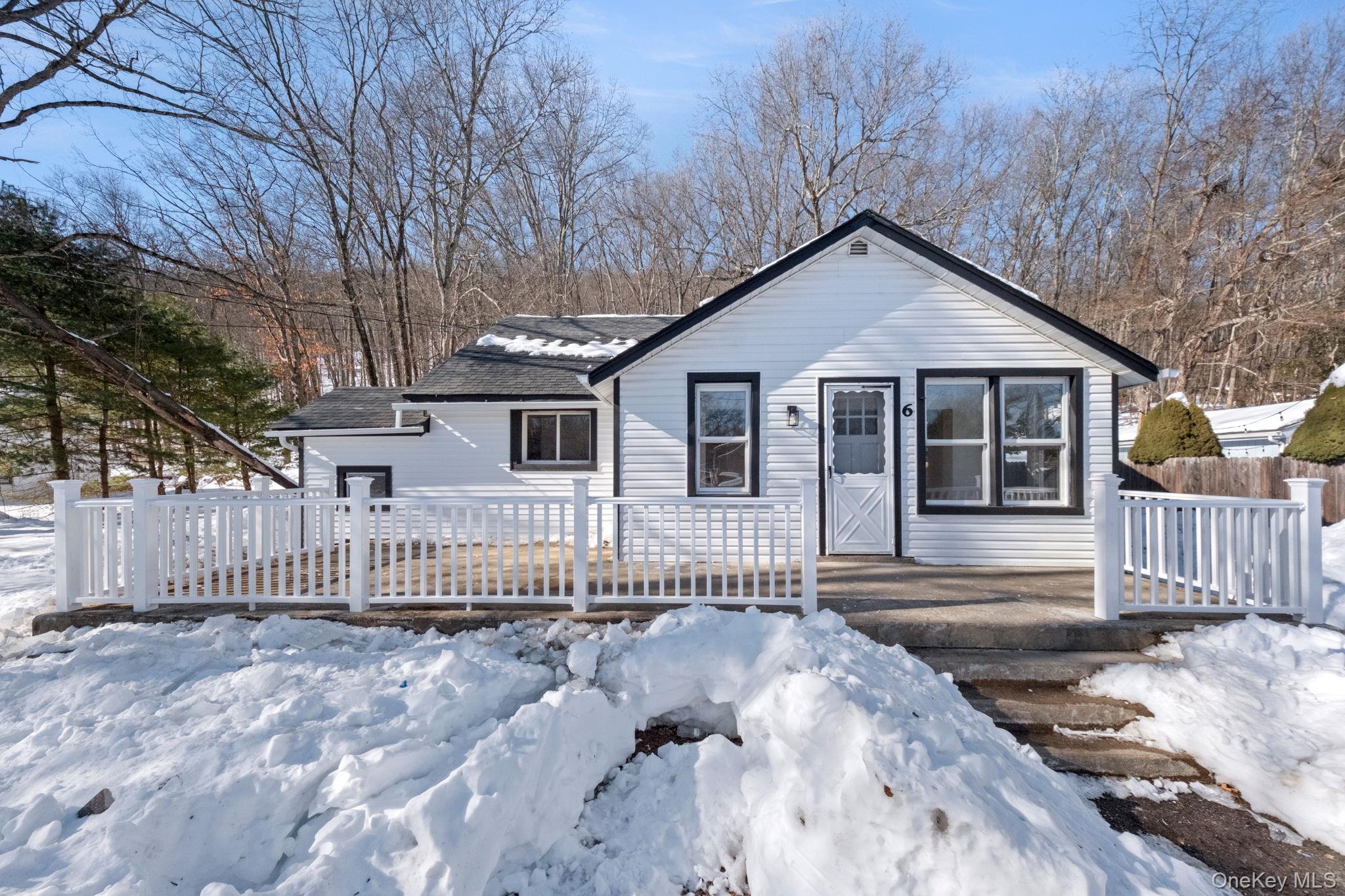 Homes for sale in Warwick (town), NY | 6 Village Dr, Warwick (town), NY 10925 | MLS# 959309