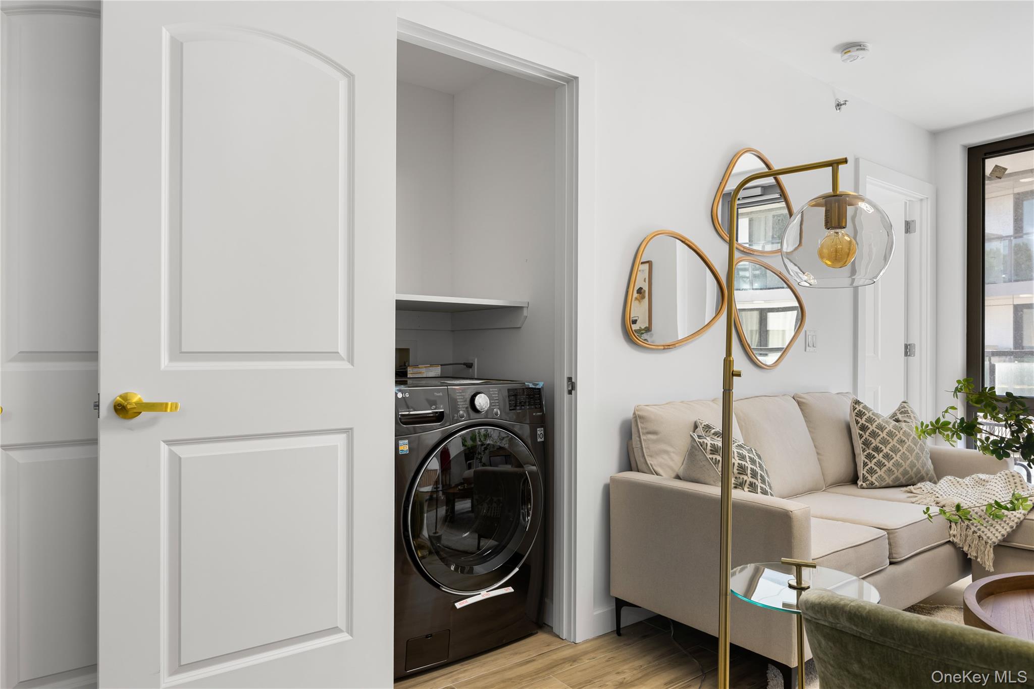 Homes for sale in New York, NY | 70-65 Queens Blvd #8G, New York, NY 11377 | MLS# 960011