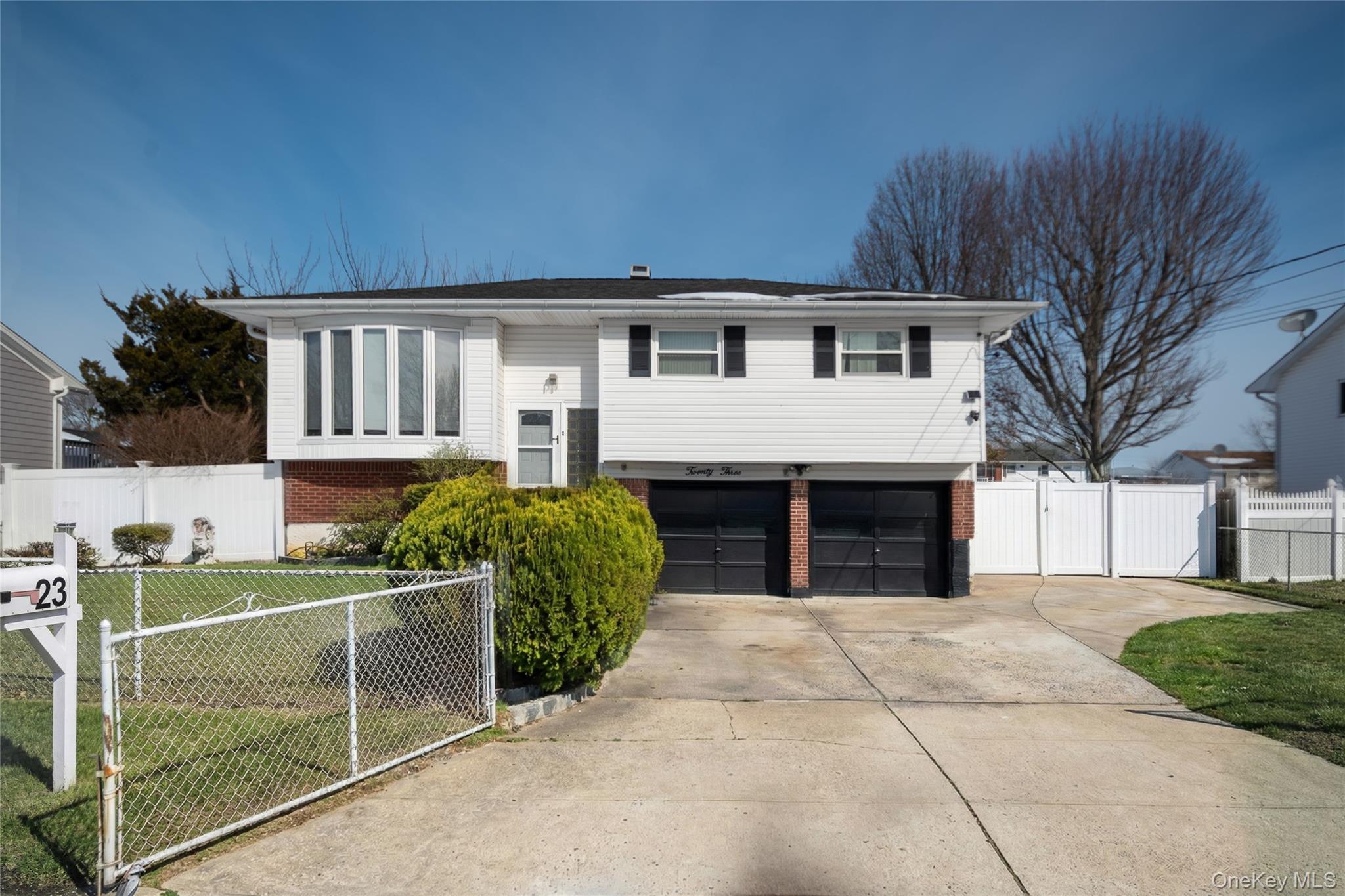 Homes for sale in Islip, NY | 23 Frank St, Islip, NY 11717 | MLS# 960274