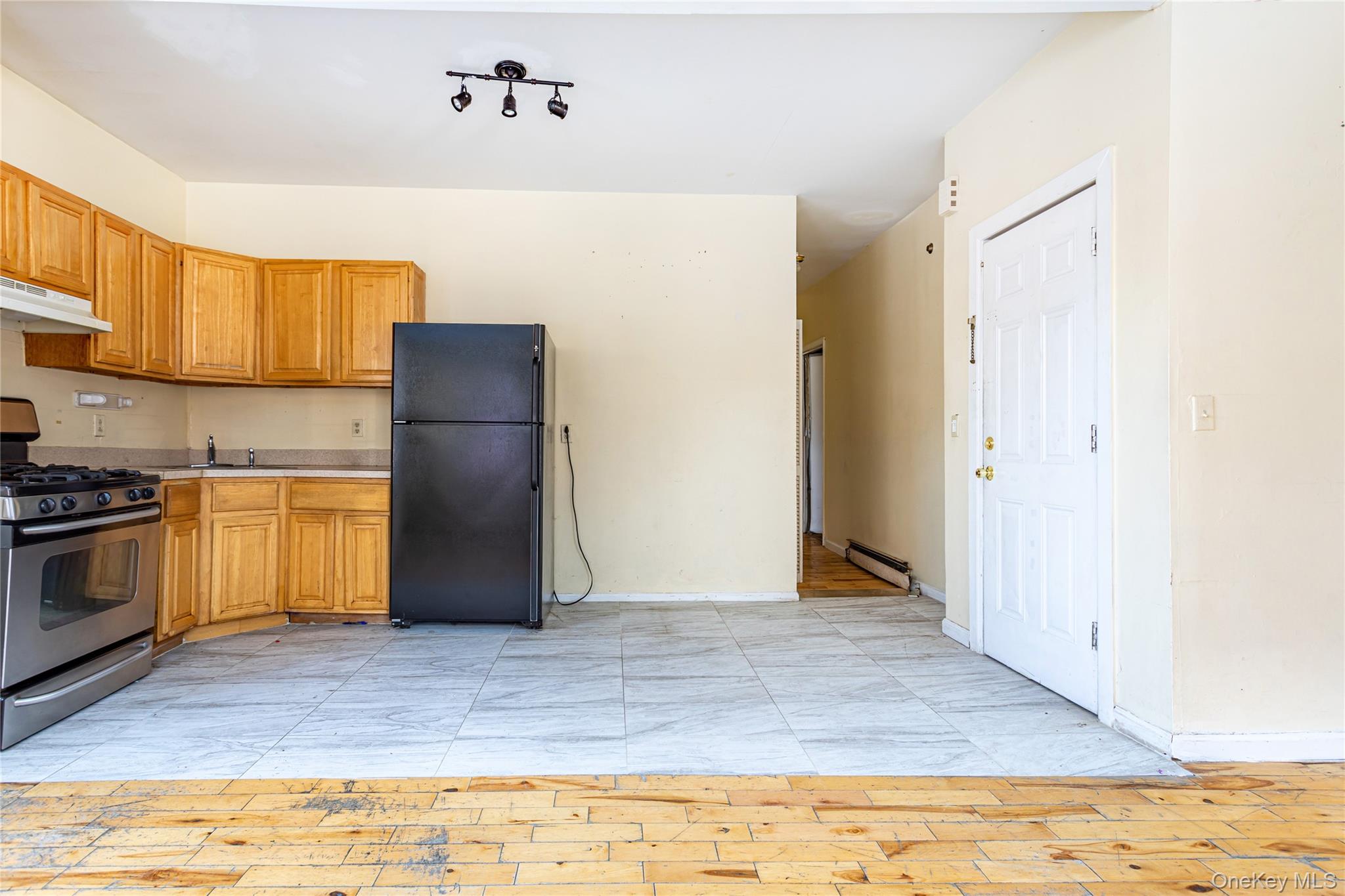 Homes for sale in New York, NY | 191 Roff St, New York, NY 10304 | MLS# 960280