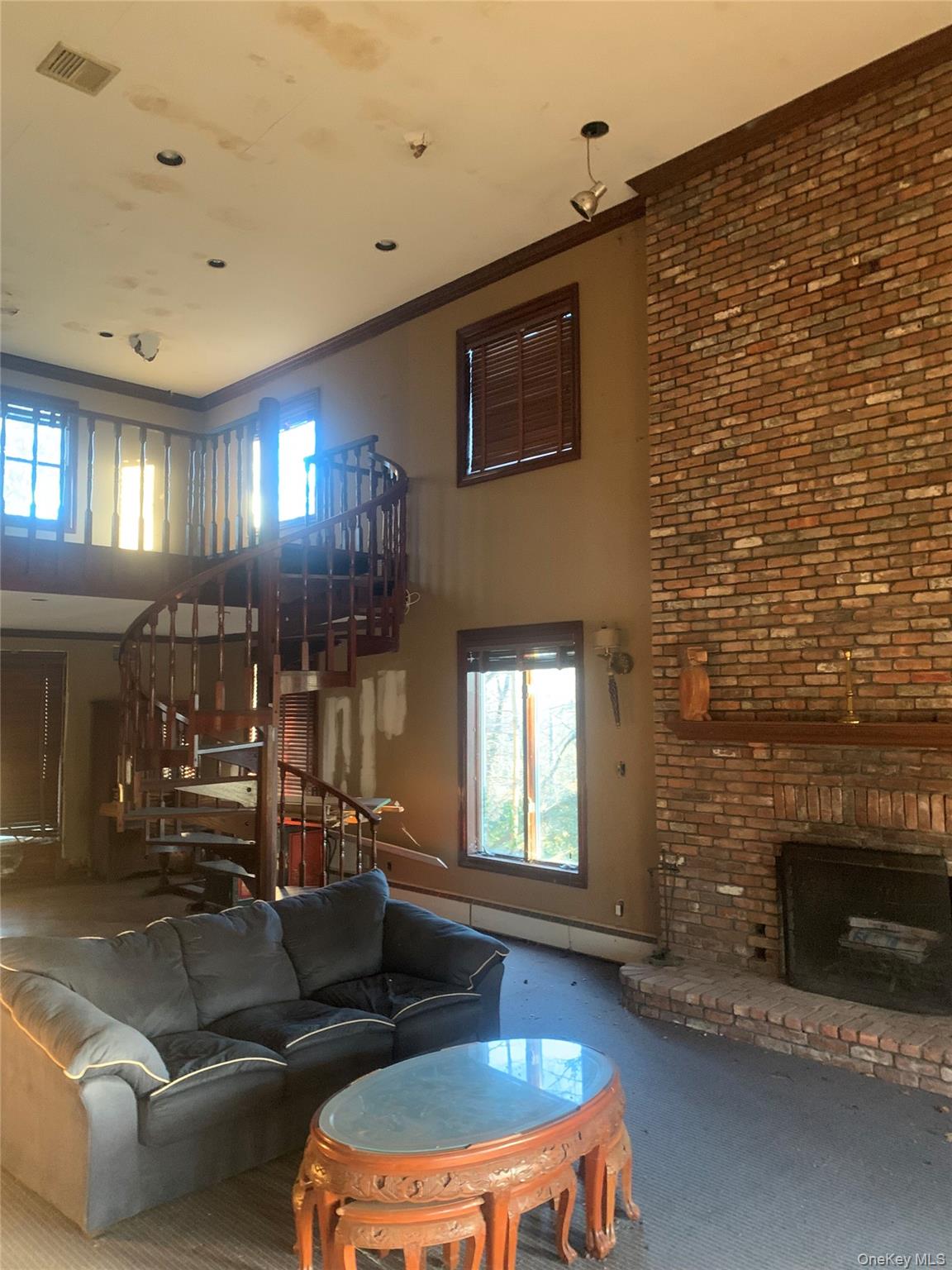Homes for sale in North Hempstead, NY | 4 August Ln, North Hempstead, NY 11568 | MLS# 961318